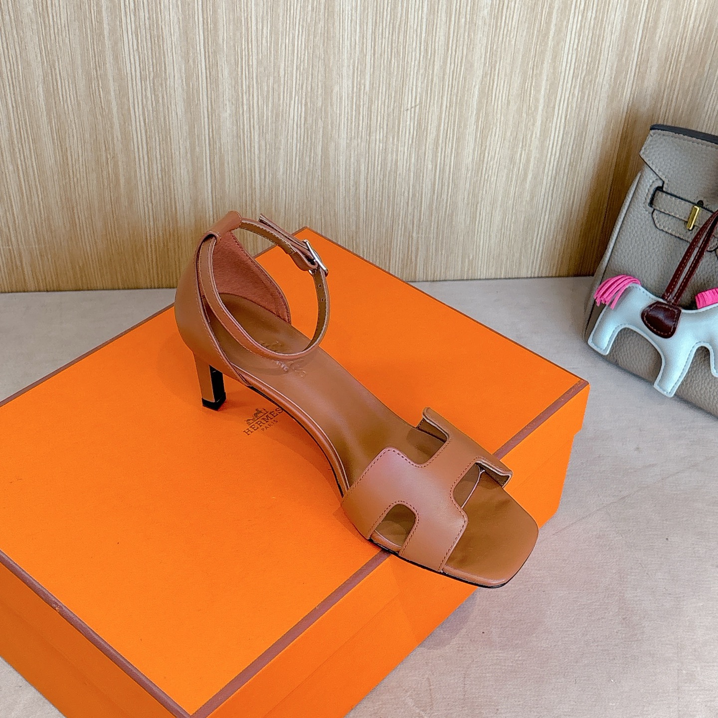 HERMES 01069 HERMES 01069