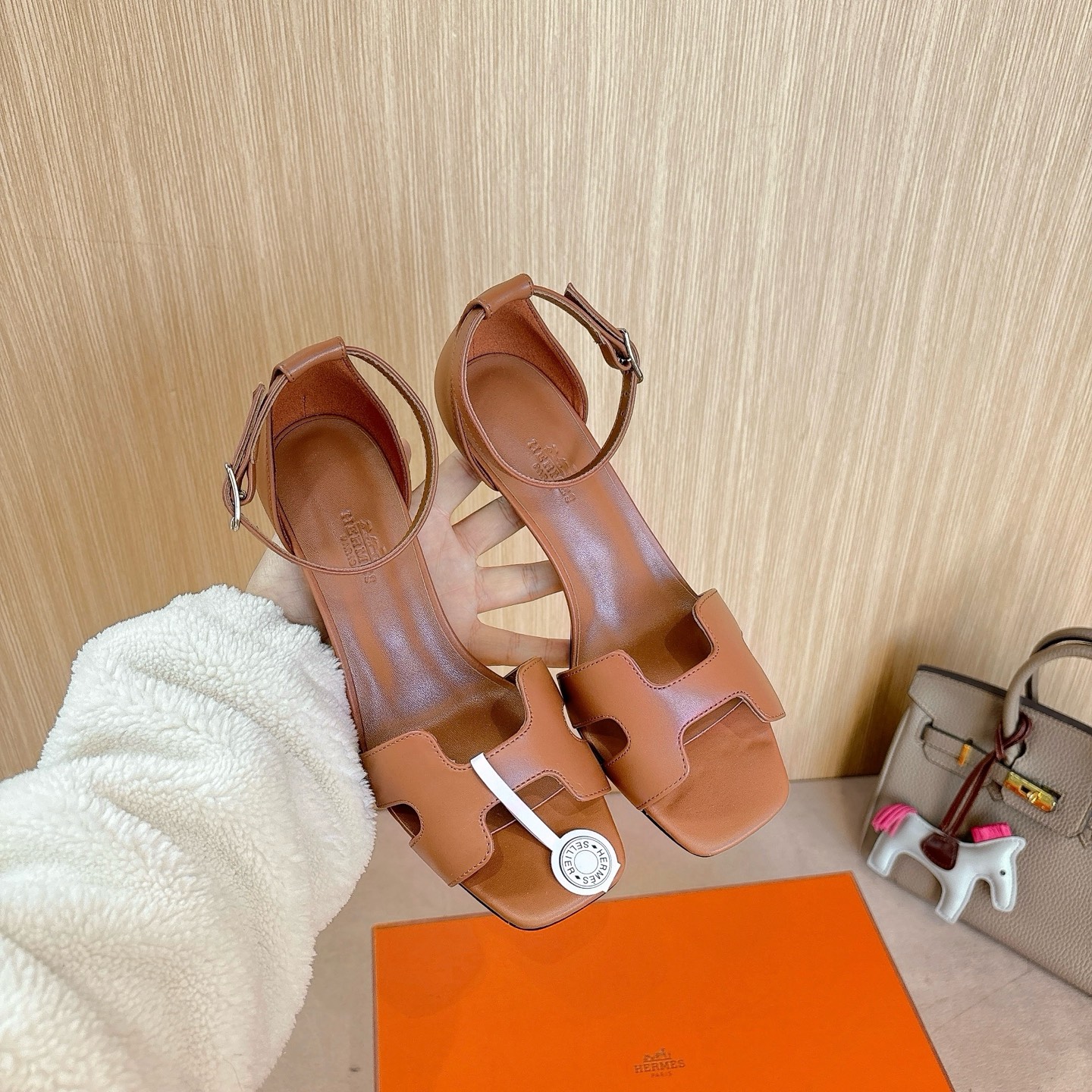 HERMES 01069 HERMES 01069
