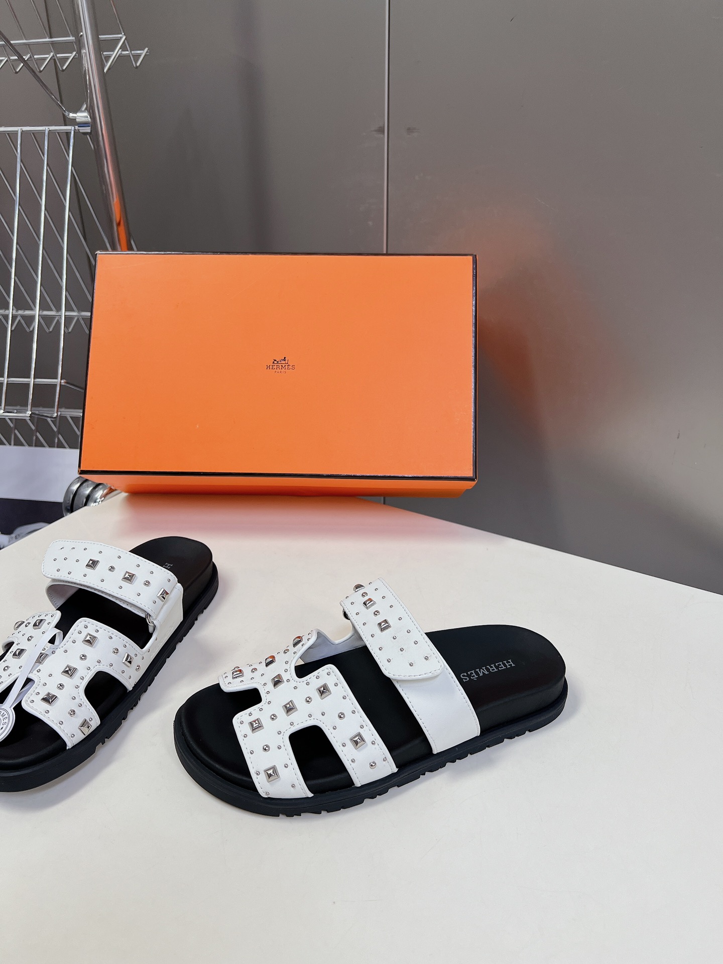 HERMES 01129 Hermes Chypre Sandal white Studded Stud Punk Rock H Logo Strap