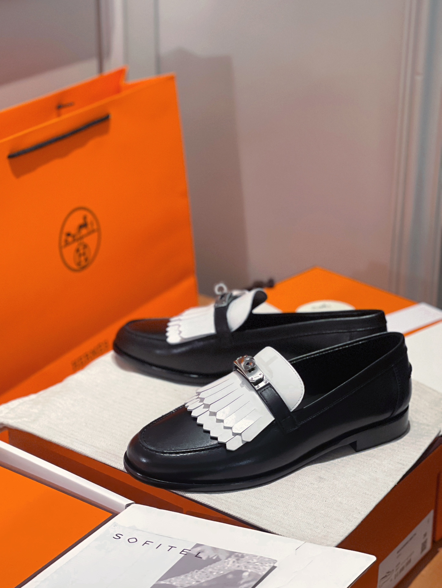HERMES  01129