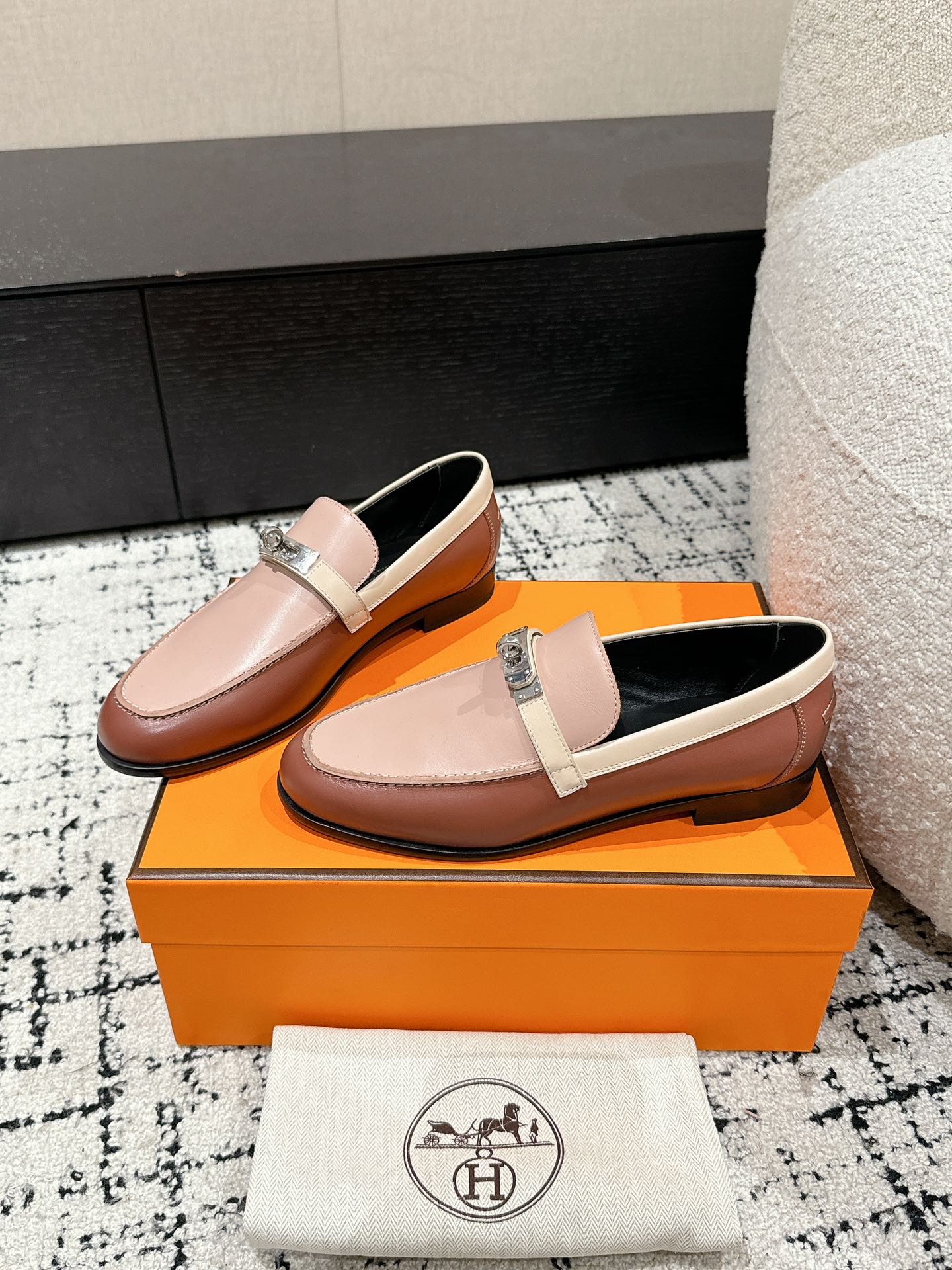 HERMES 01129