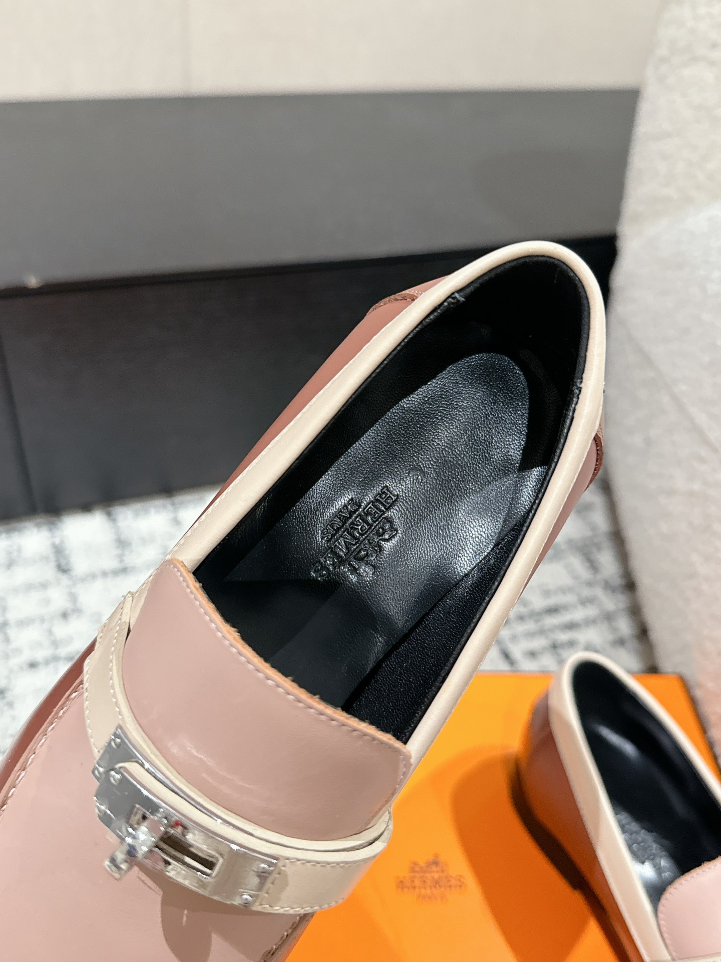 HERMES 01129