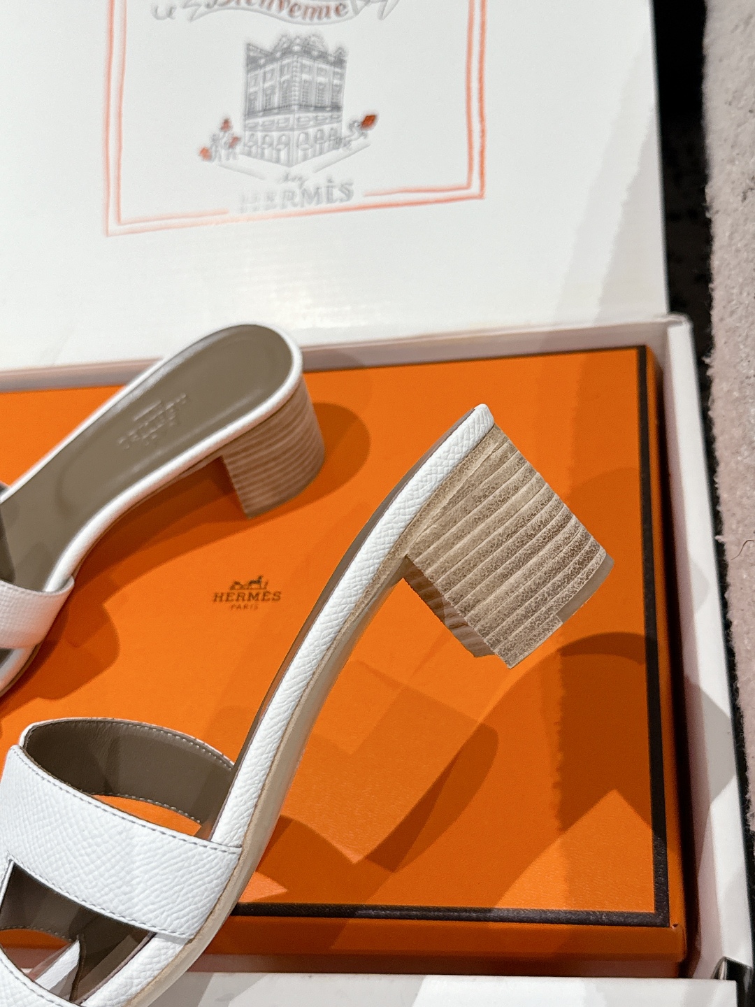 HERMES  01209