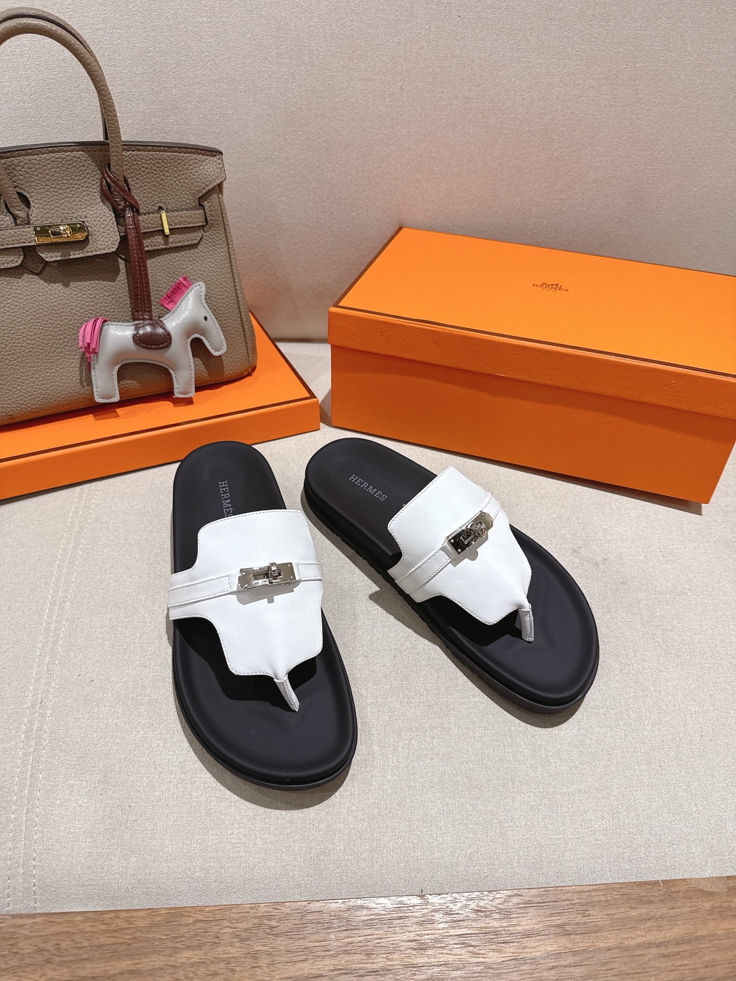 HERMES  01209