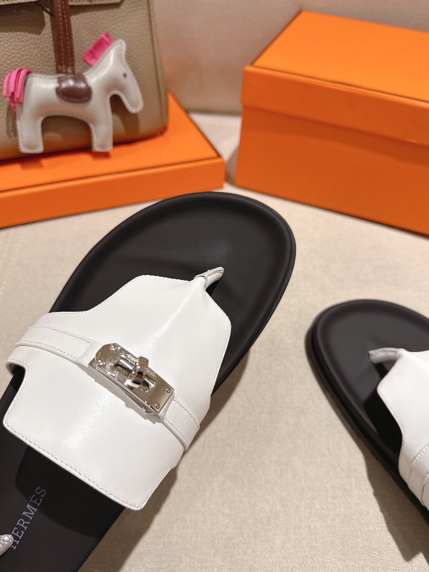 HERMES  01209