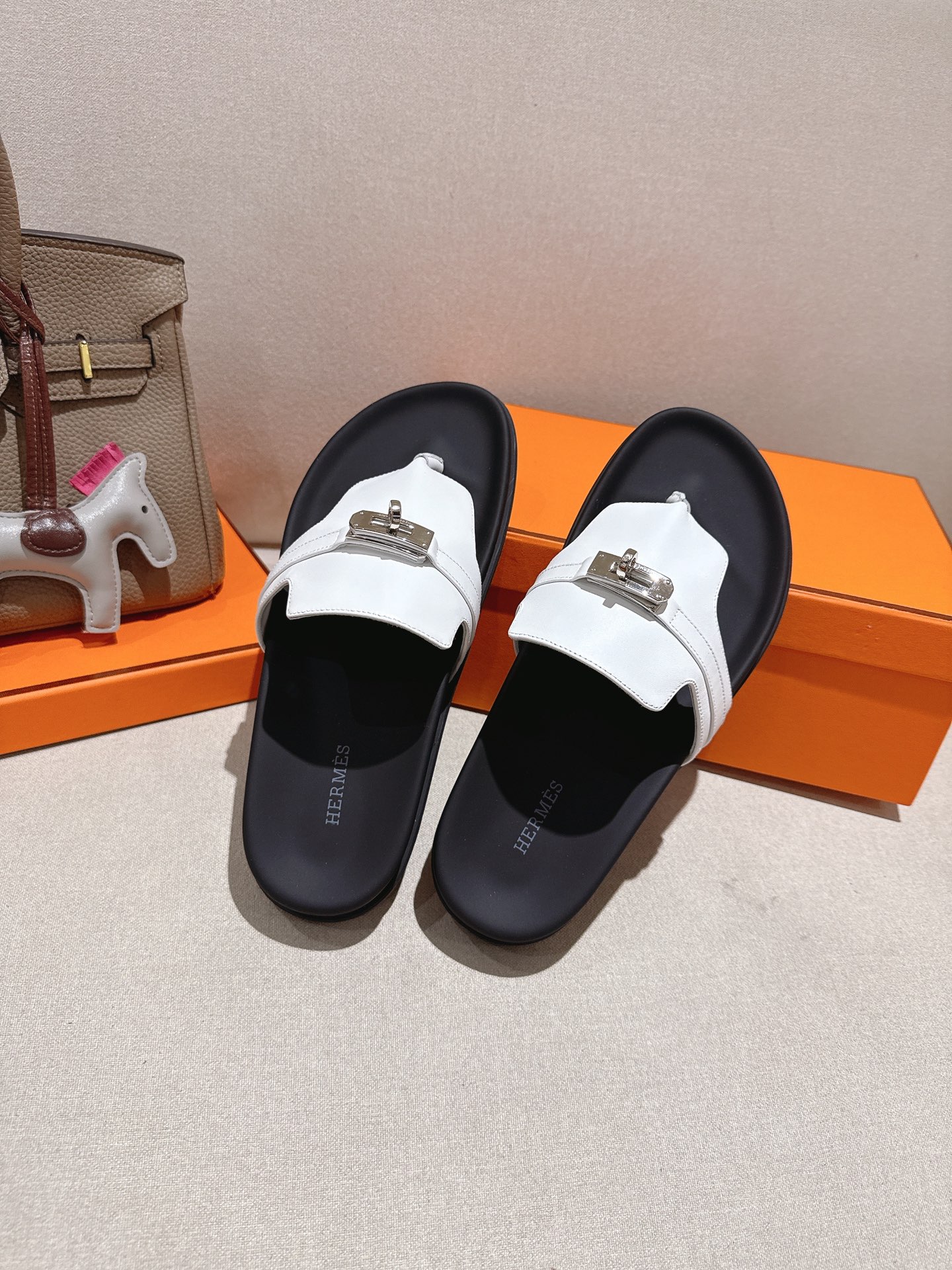 HERMES  01209