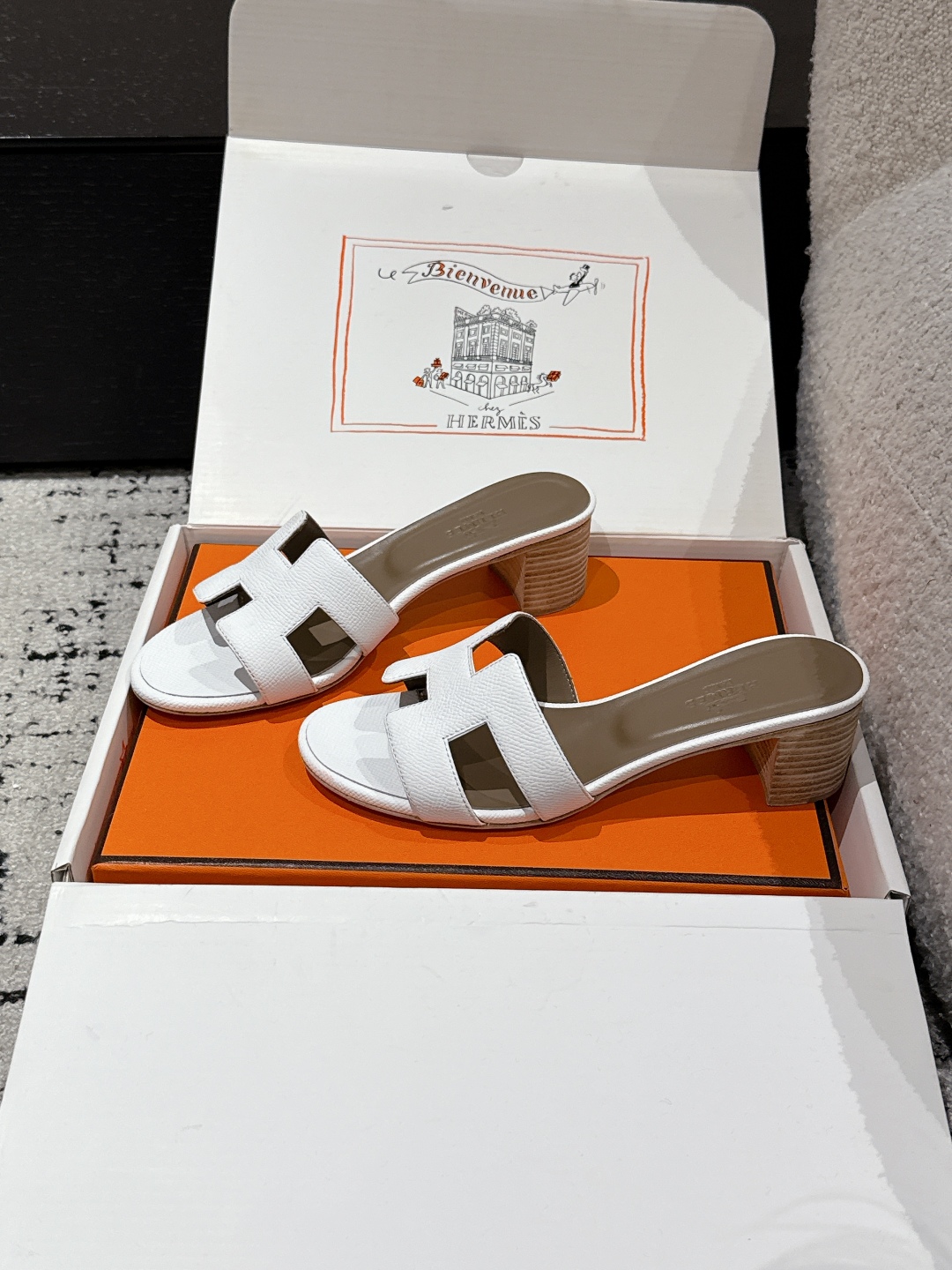 HERMES  01209