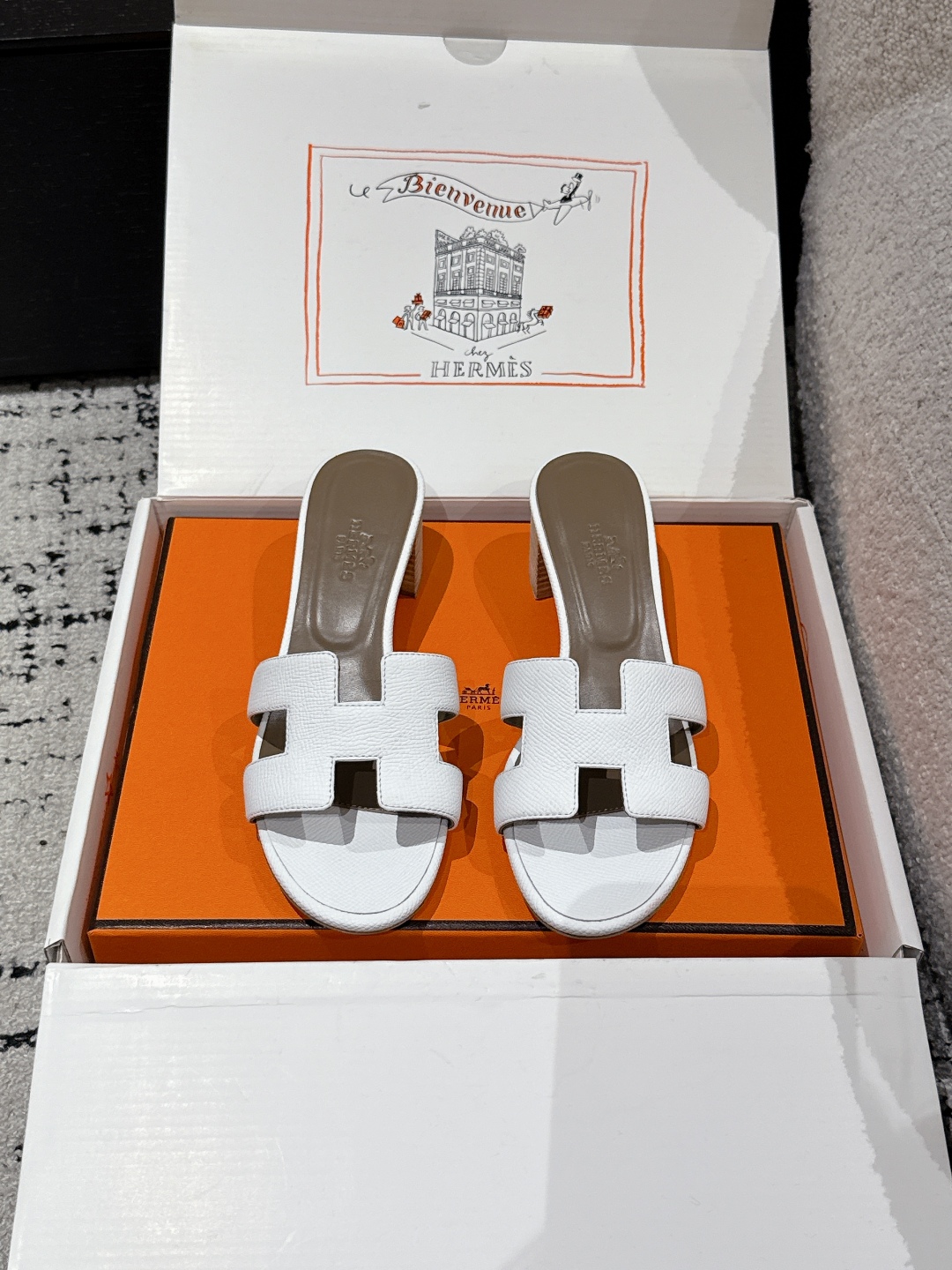 HERMES  01209