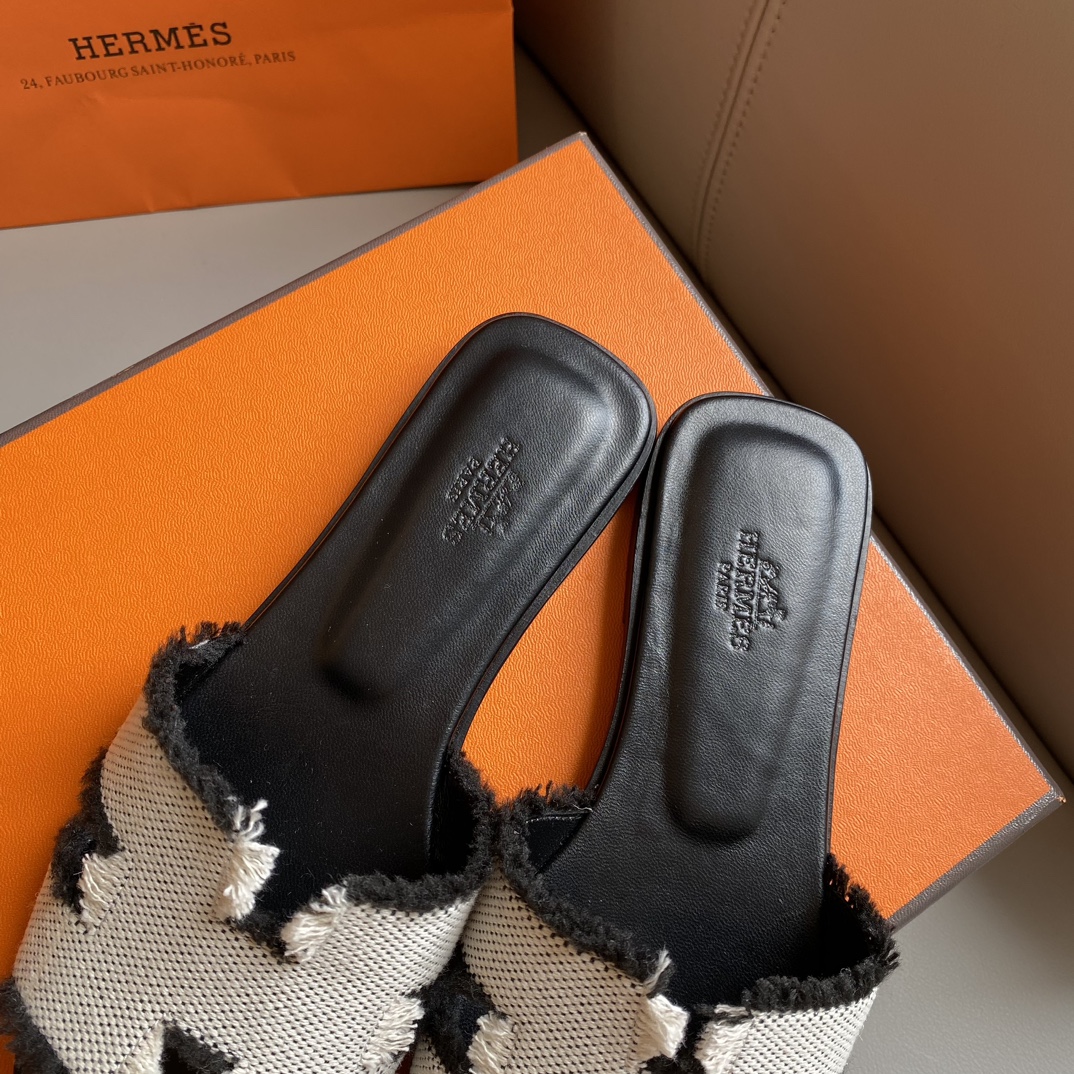 HERMES 01228