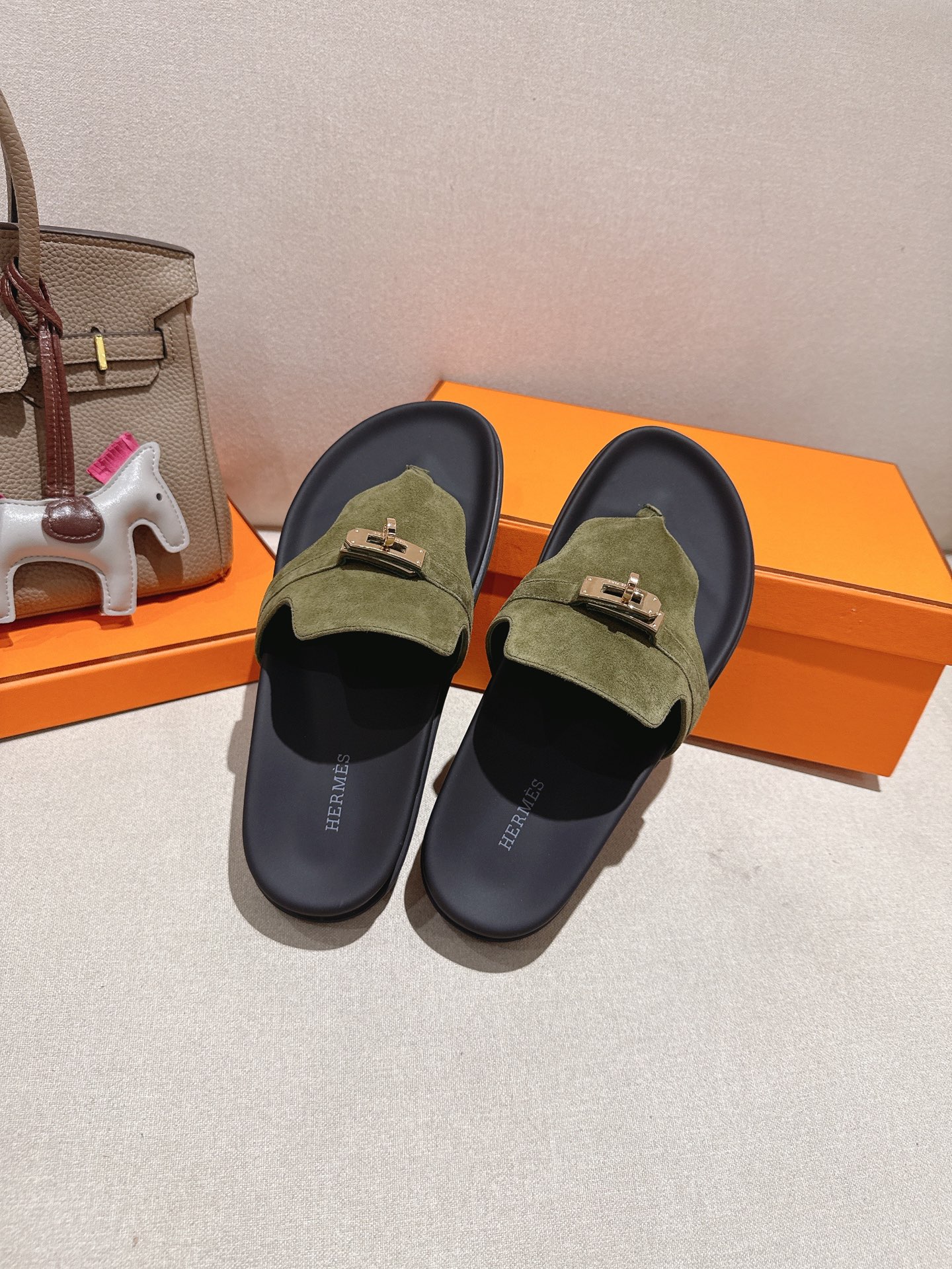 HERMES  01229