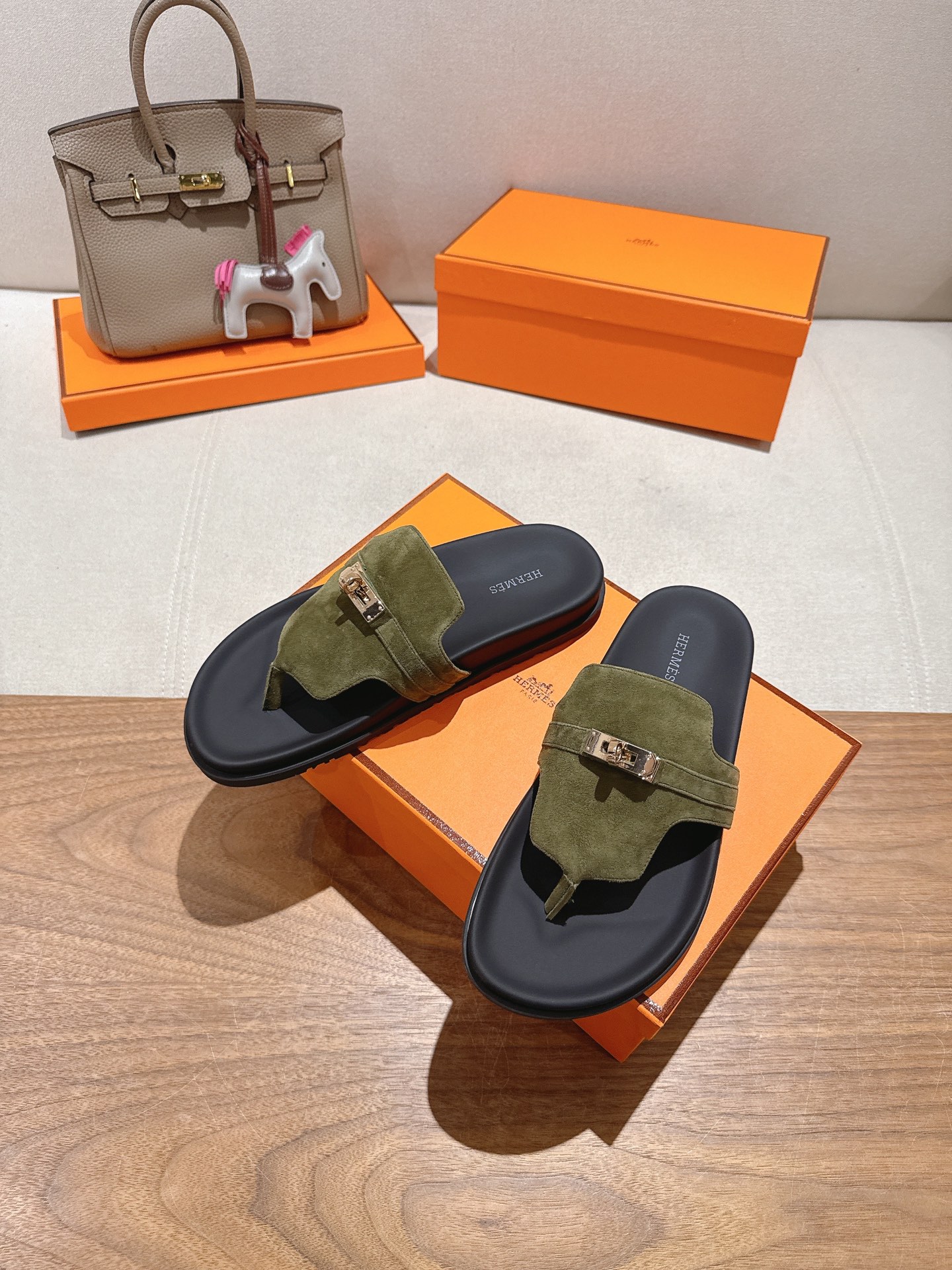 HERMES  01229