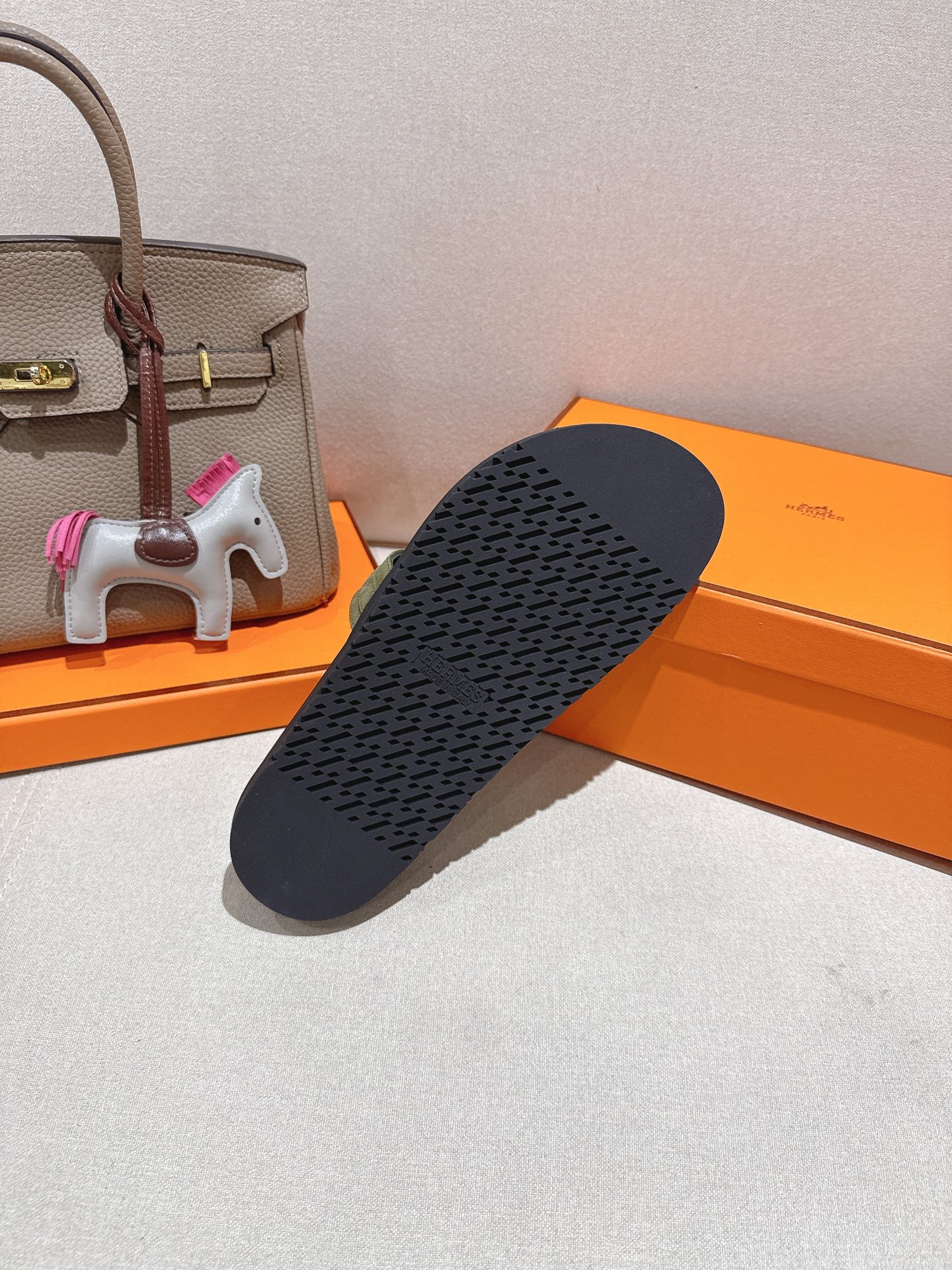 HERMES  01229