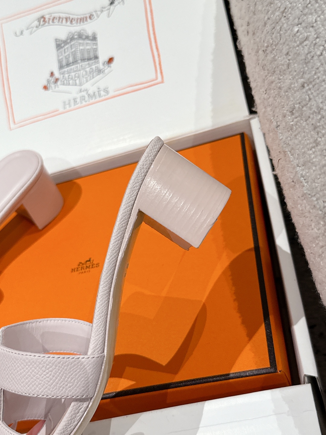 HERMES  01239