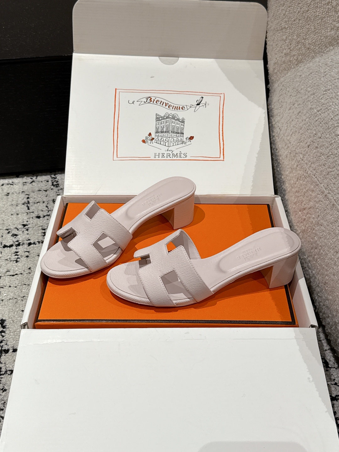 HERMES  01239