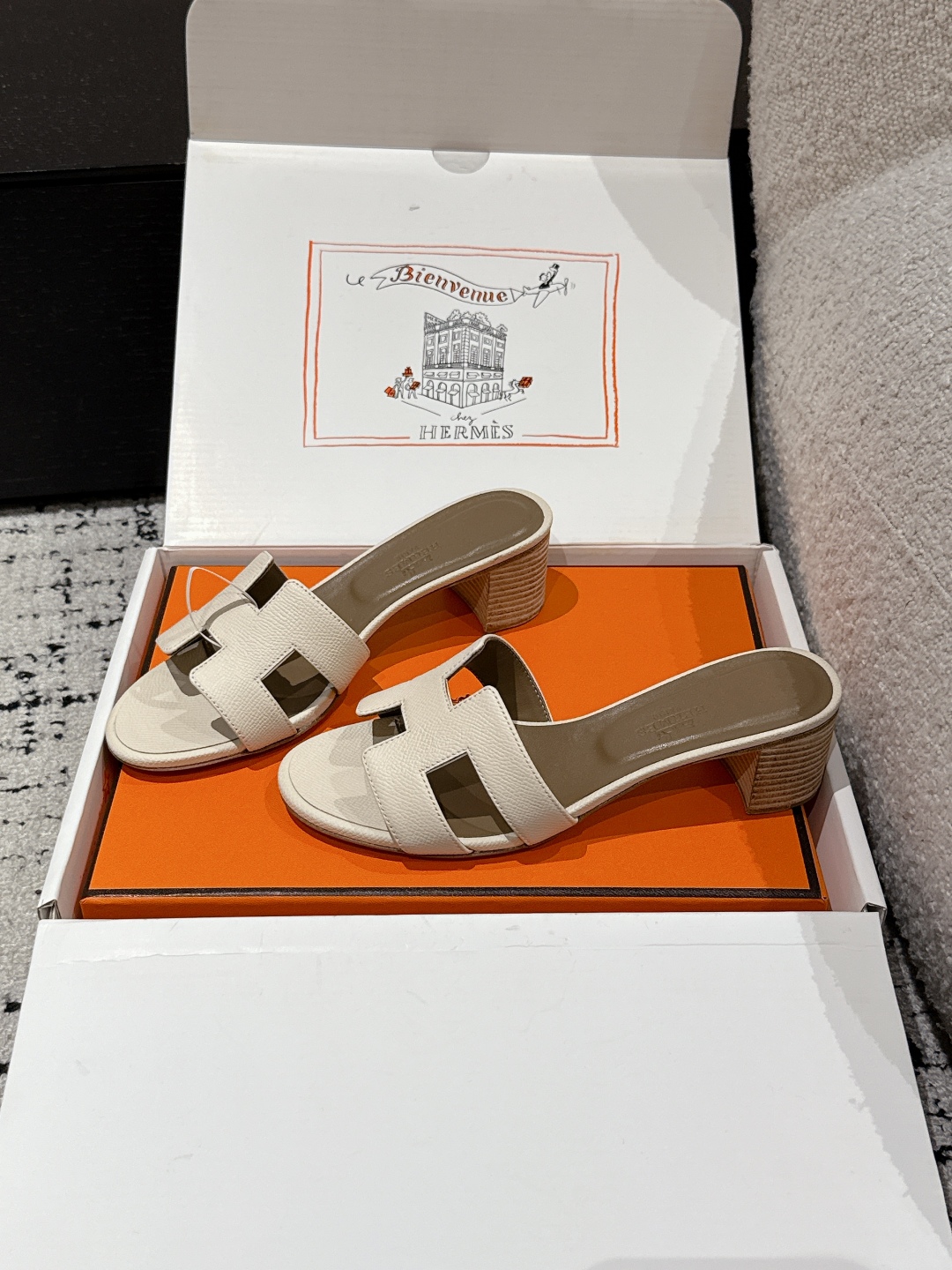 HERMES  01299