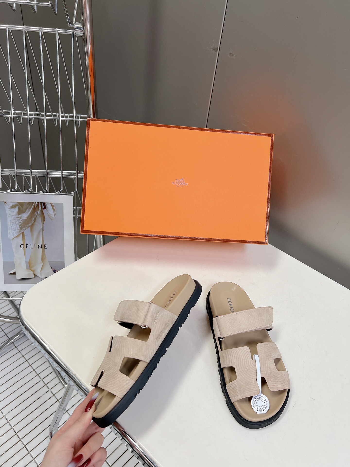 HERMES 01329