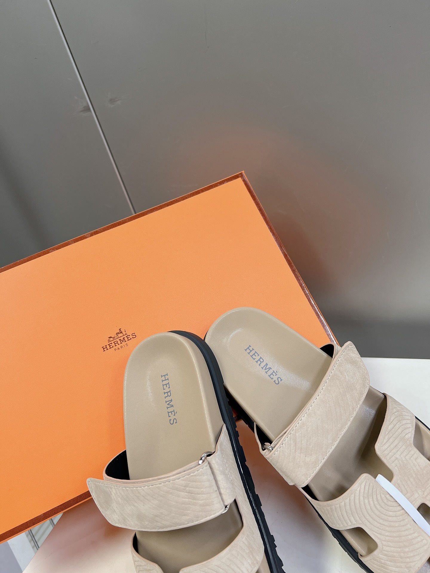 HERMES 01329
