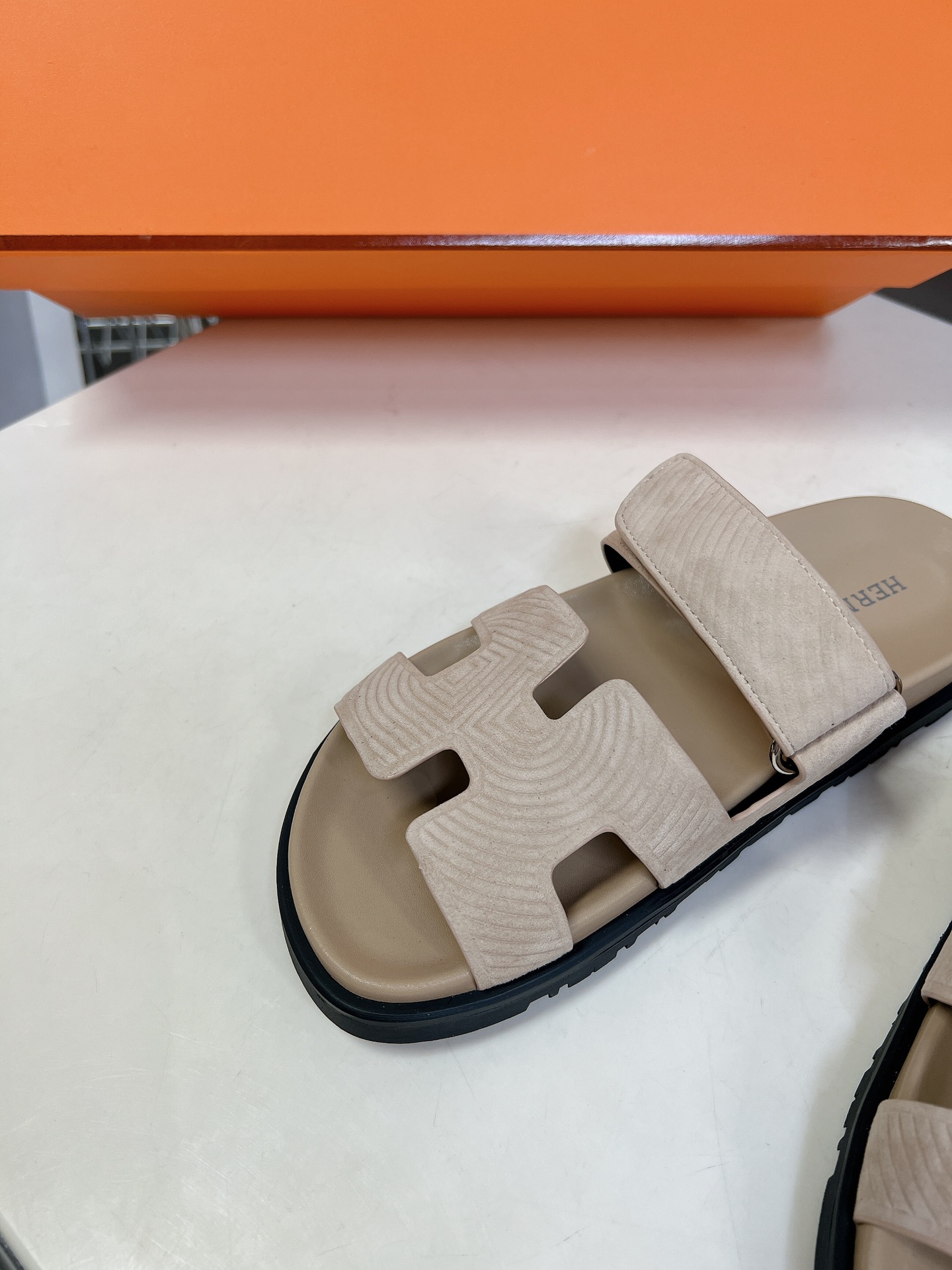 HERMES 01329