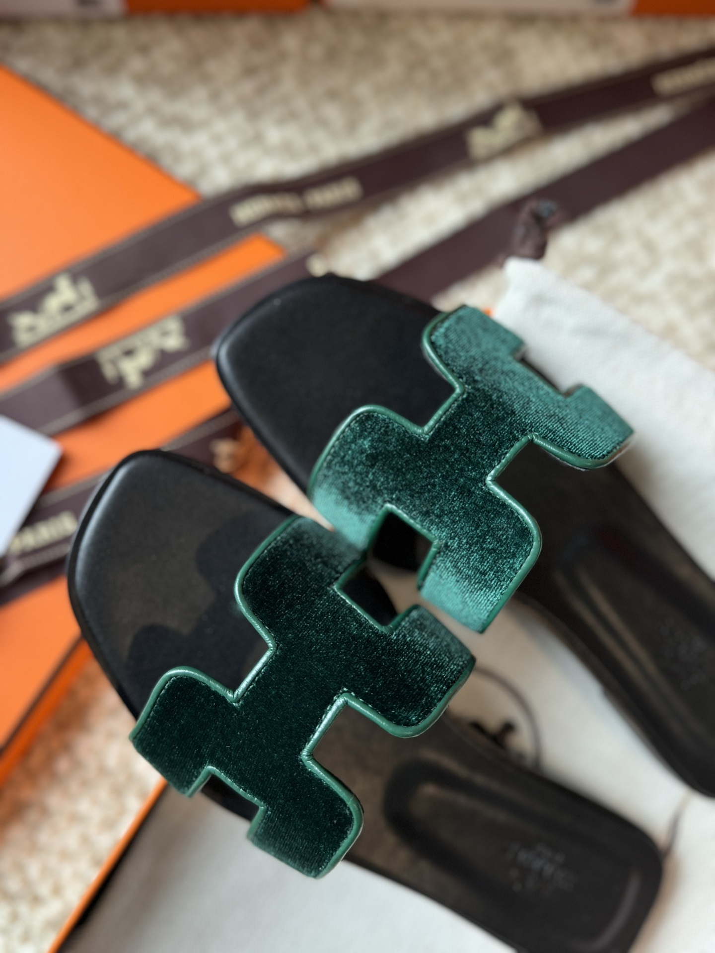 HERMES 01329