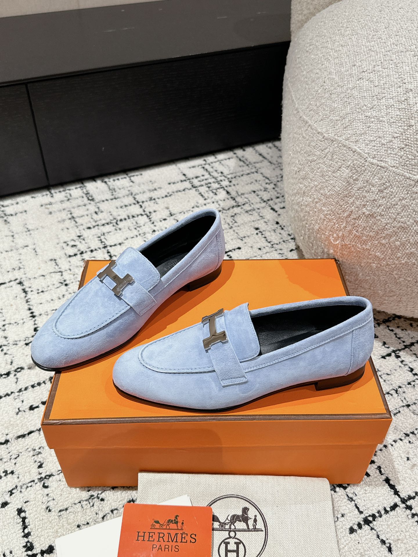 HERMES 01329