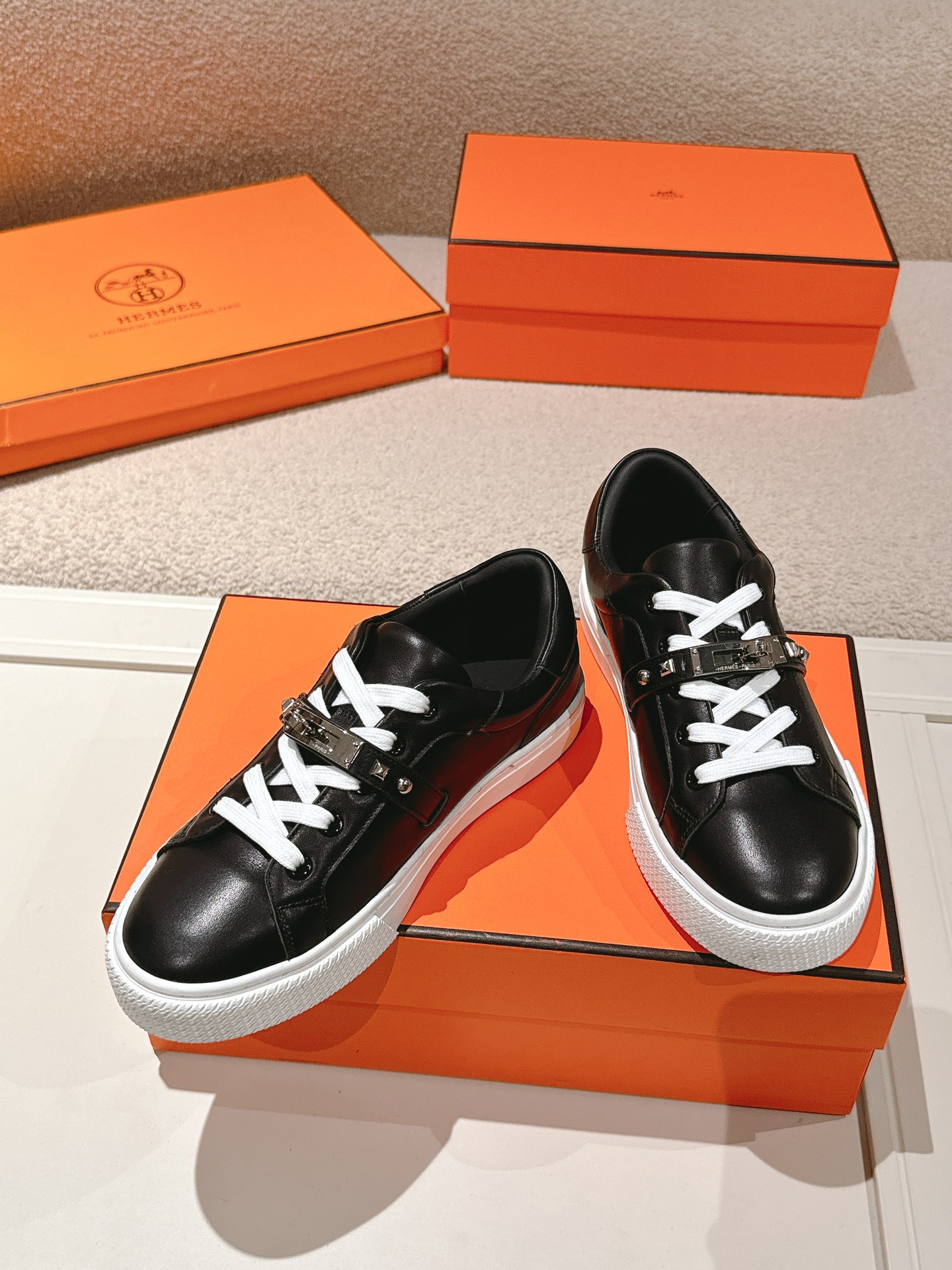 HERMES  01329