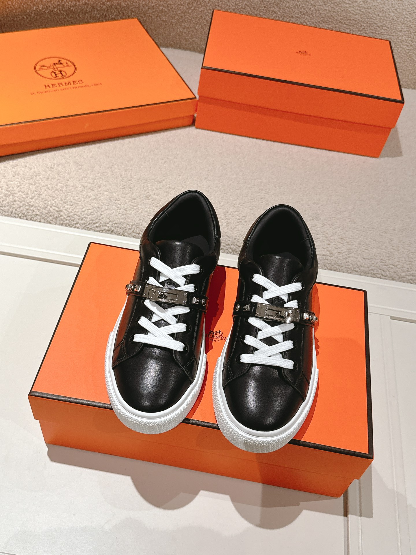 HERMES  01329