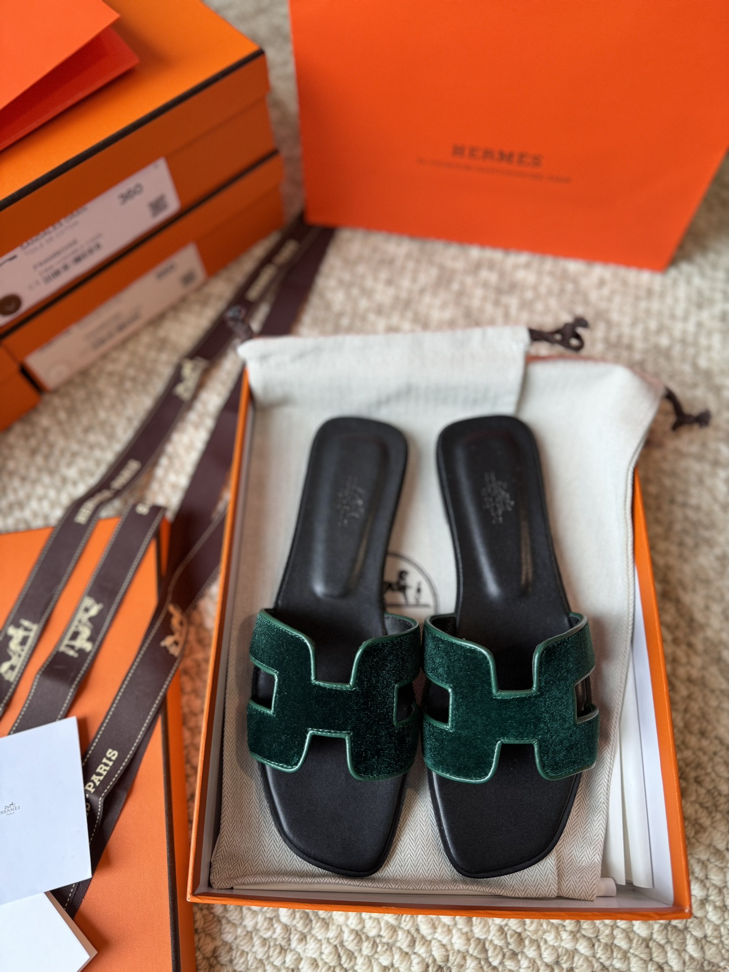 HERMES 01329