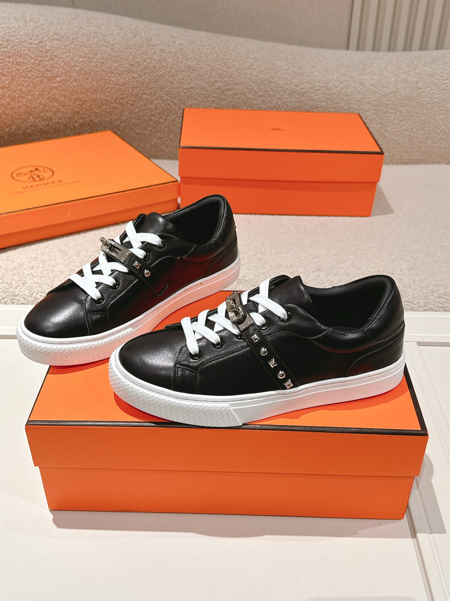 HERMES  01329