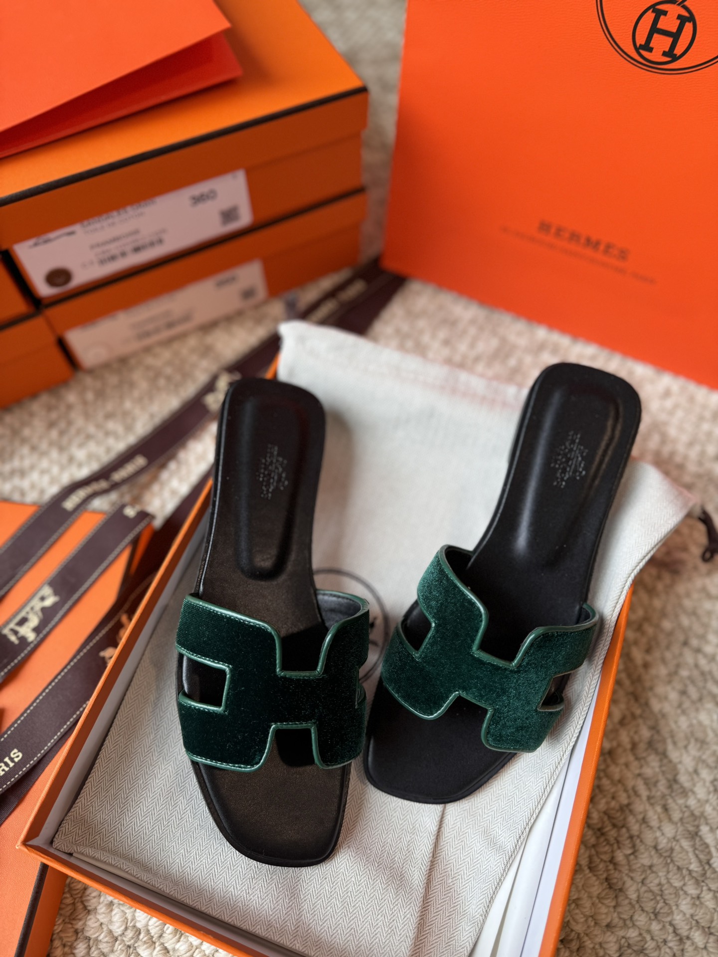 HERMES 01329