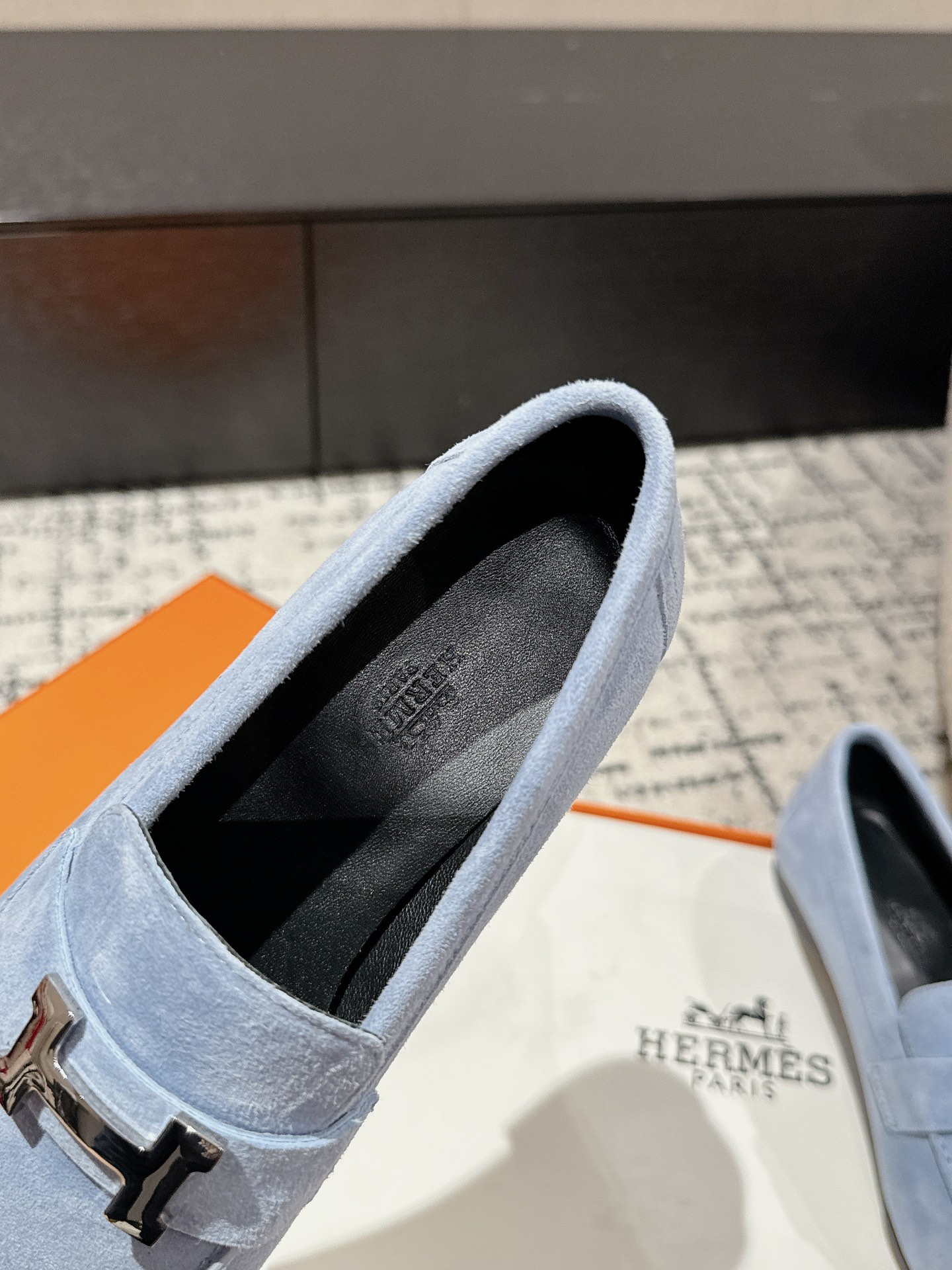 HERMES 01329