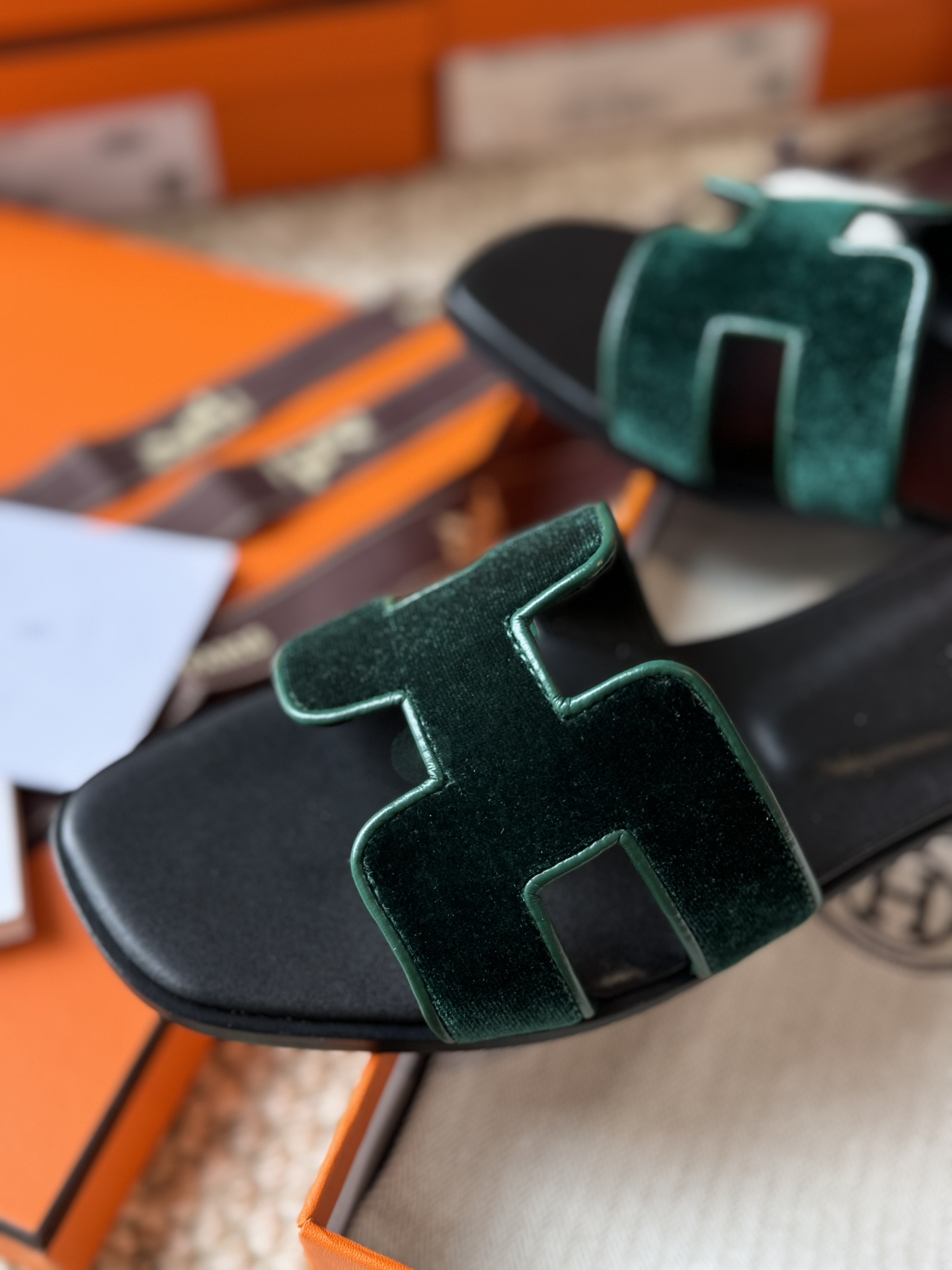 HERMES 01329
