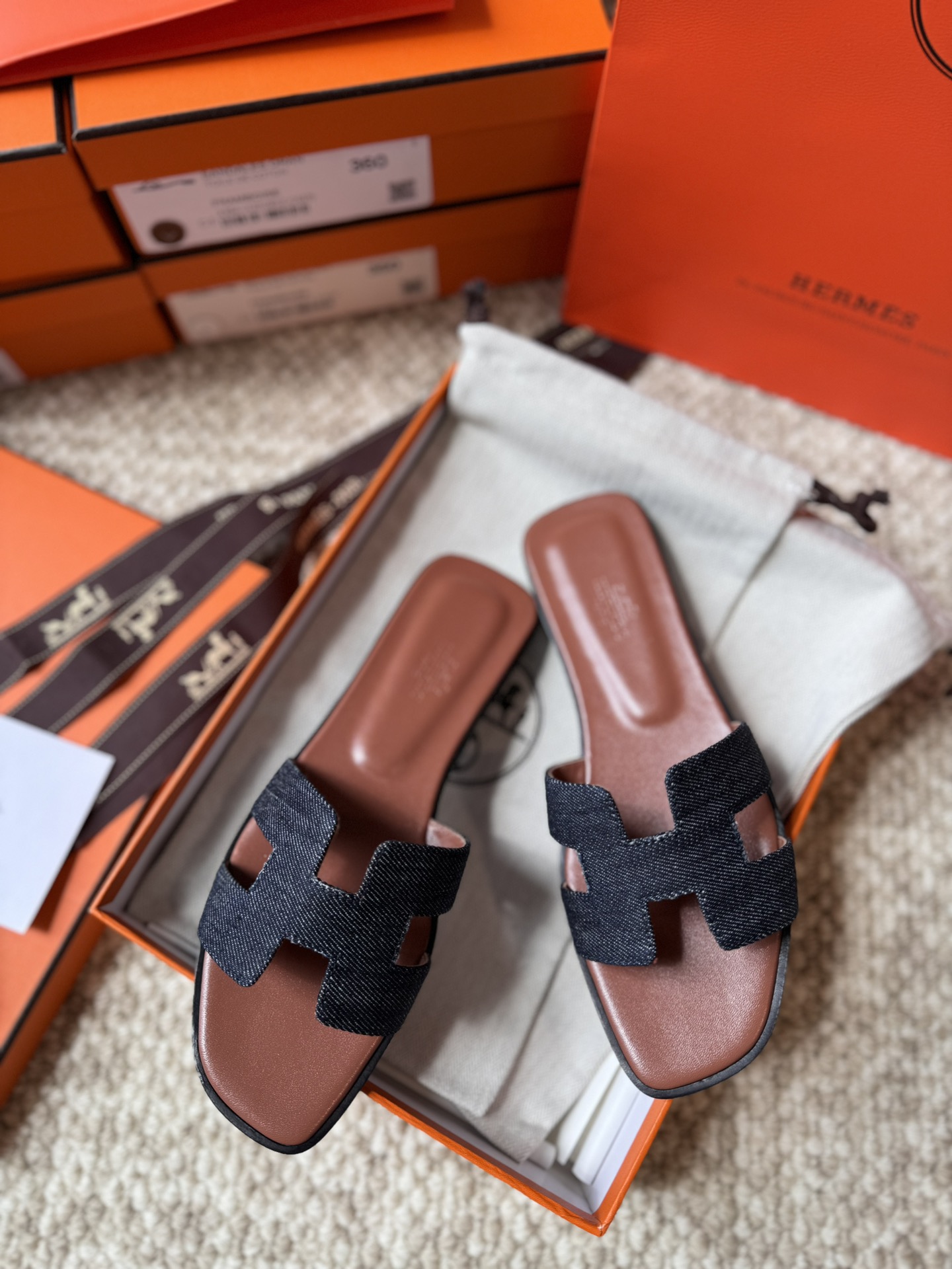 HERMES 01379 HERMES 01379