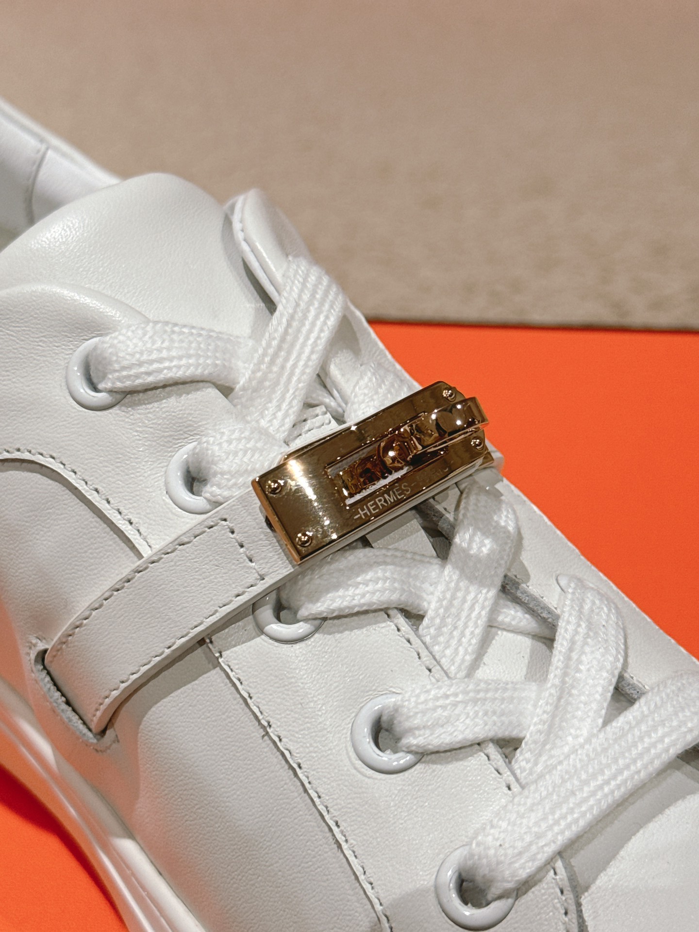HERMES  01429