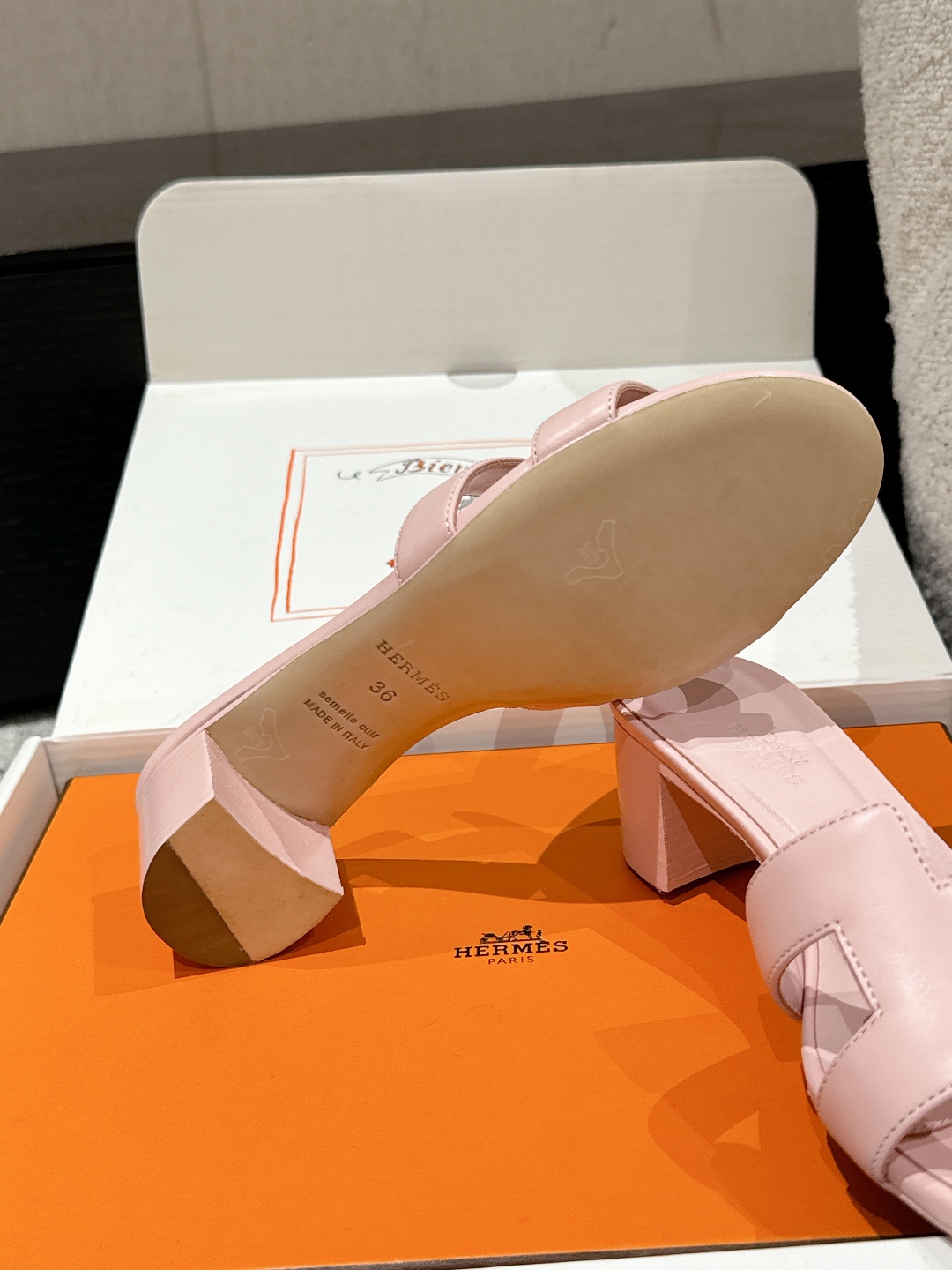 HERMES  01429