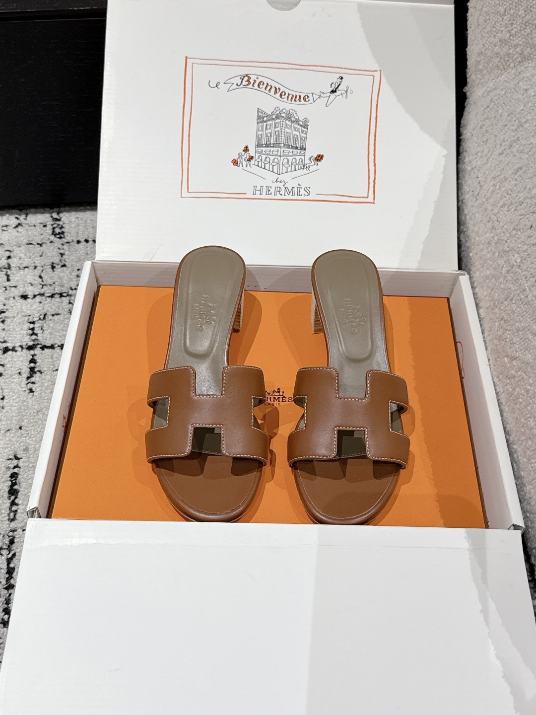 HERMES  01589