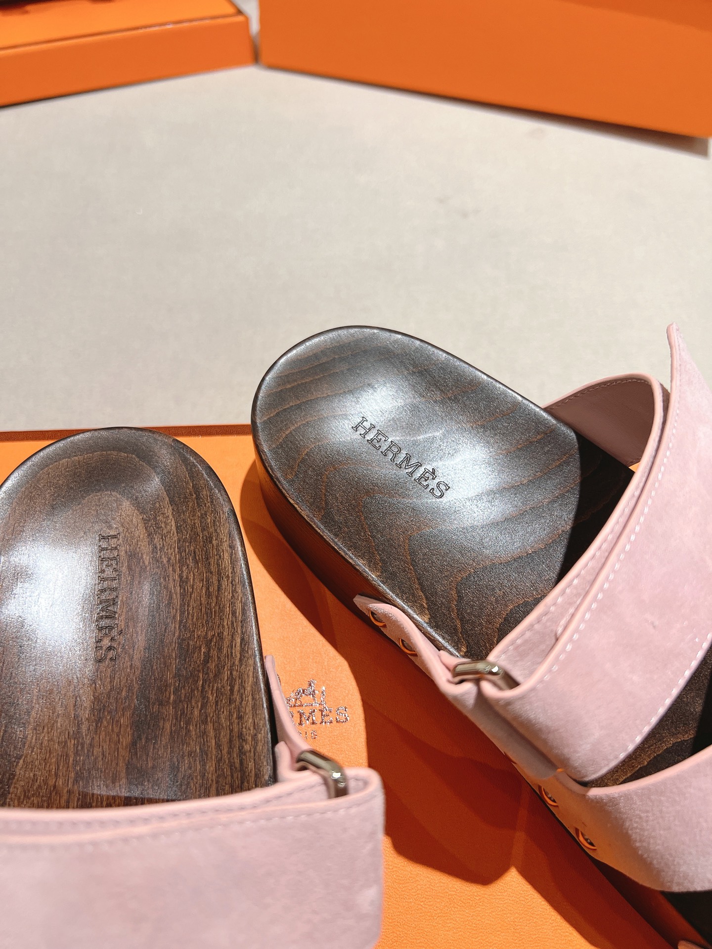 HERMES  01589