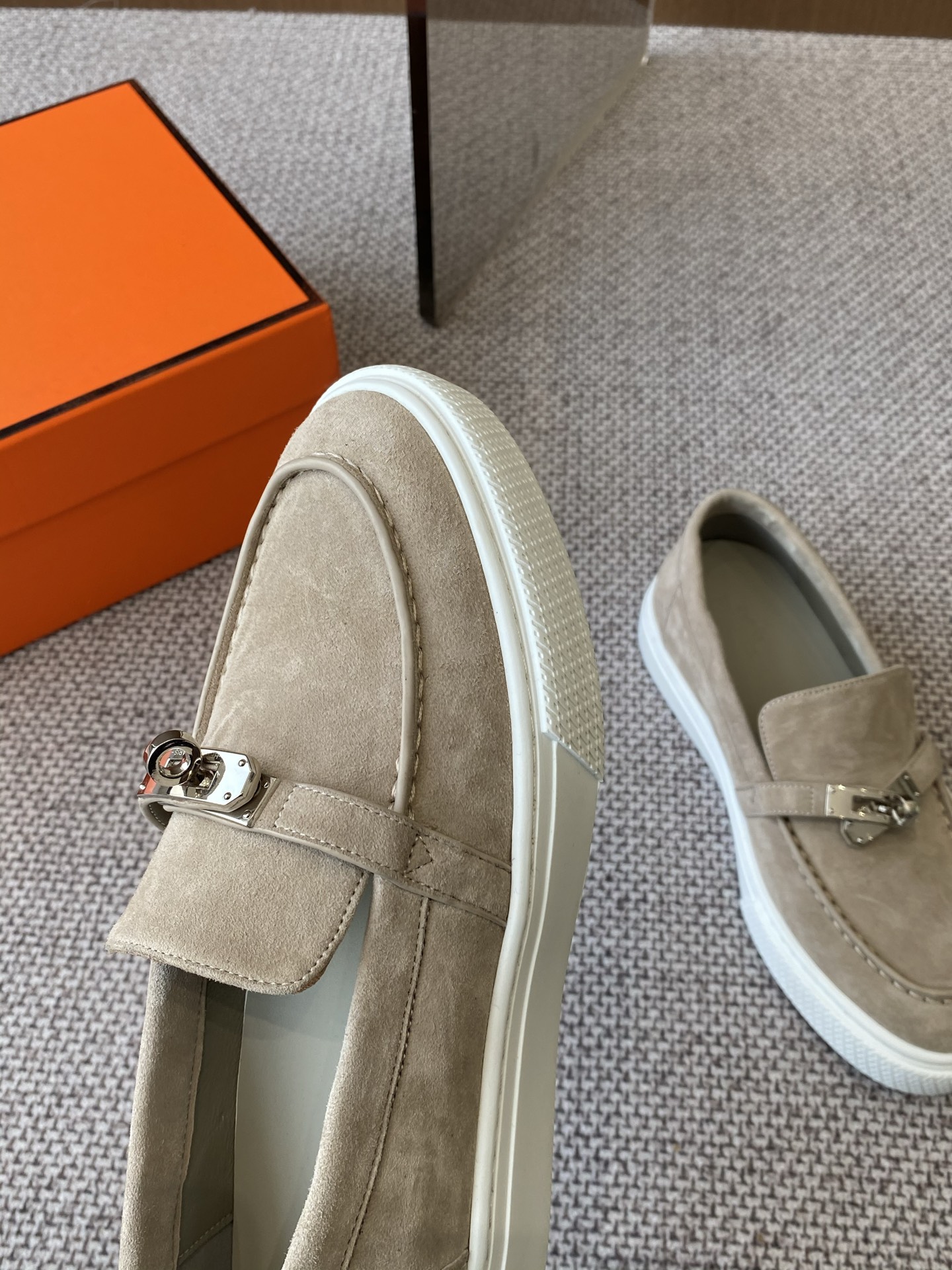 HERMES 01669 HERMES 01669