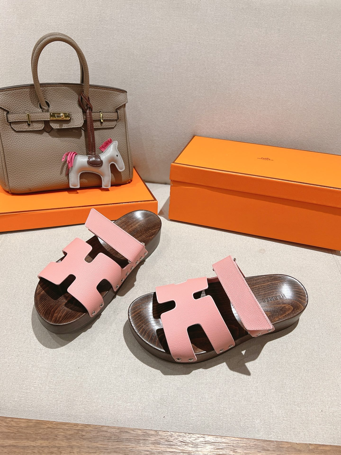 HERMES  01679
