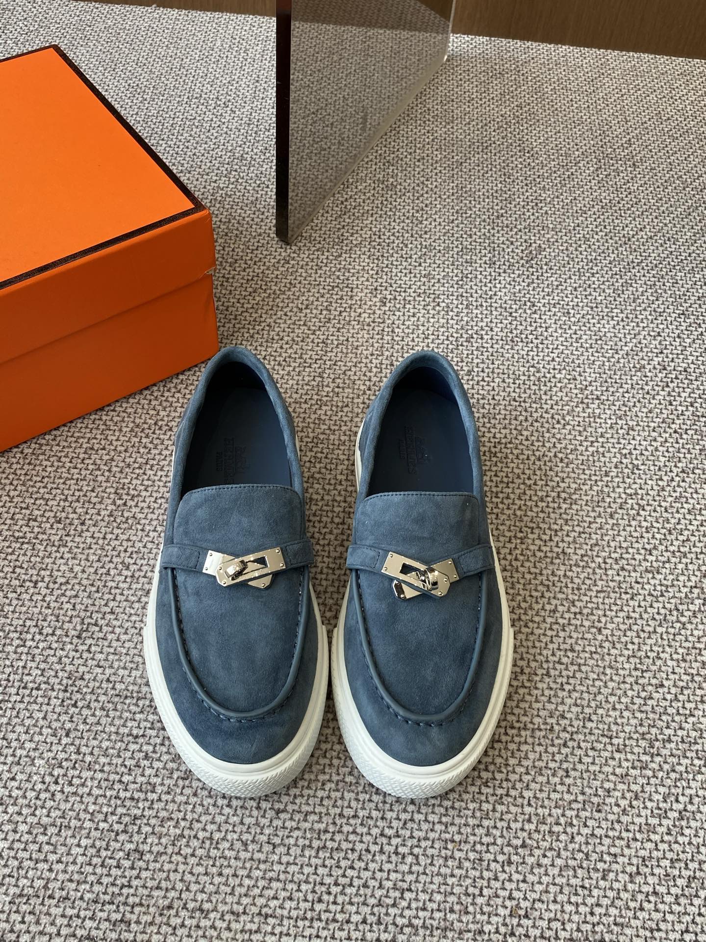 HERMES 01689 HERMES 01689