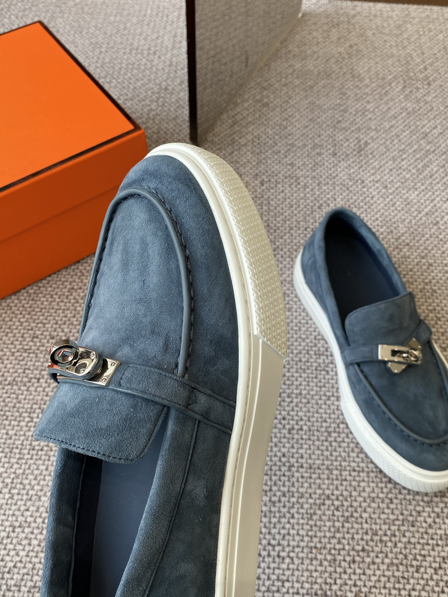 HERMES 01689 HERMES 01689