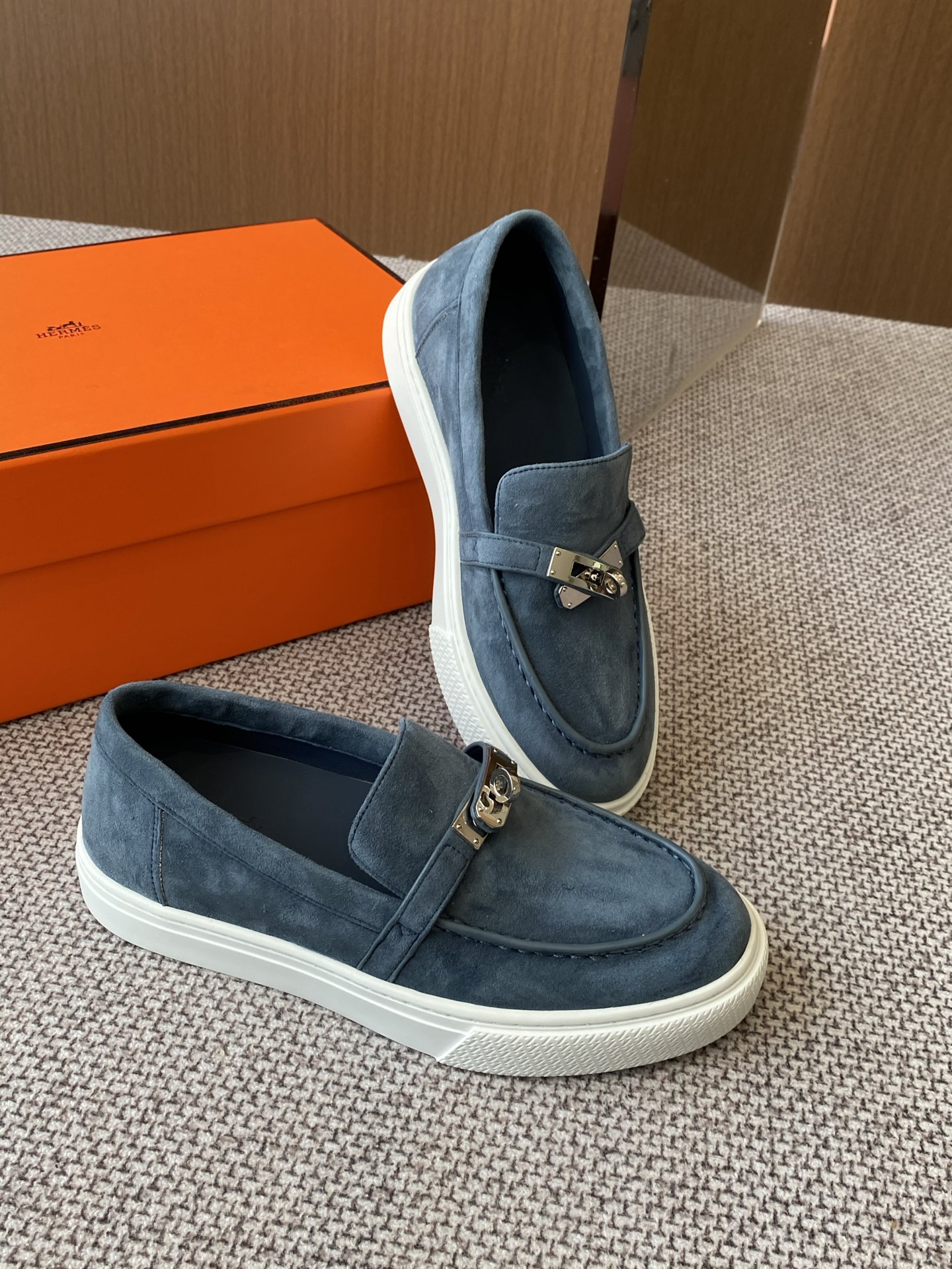 HERMES 01689 HERMES 01689