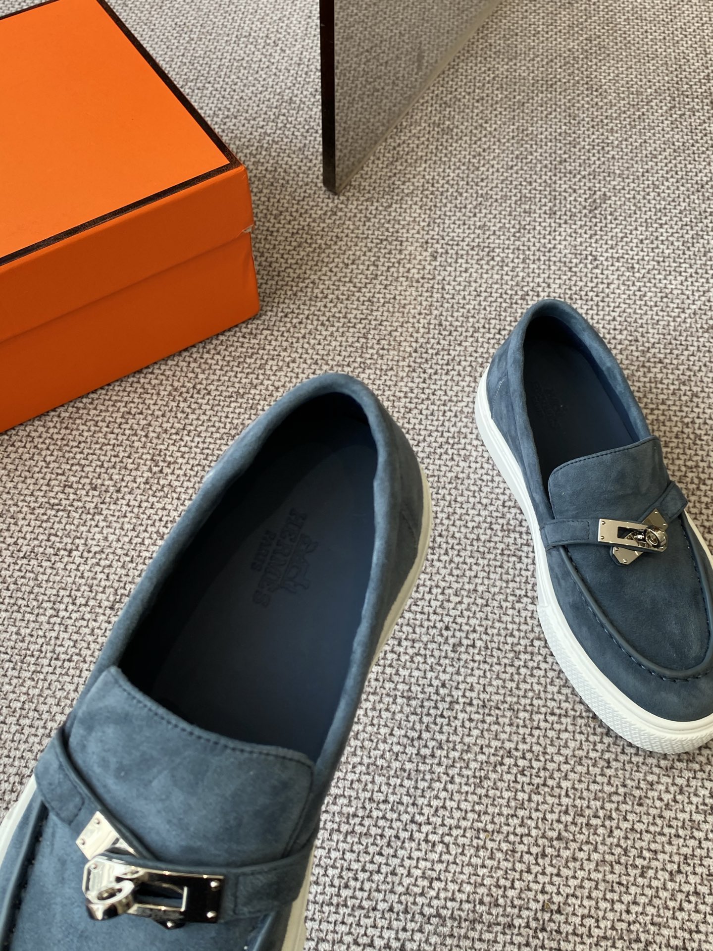 HERMES 01689 HERMES 01689