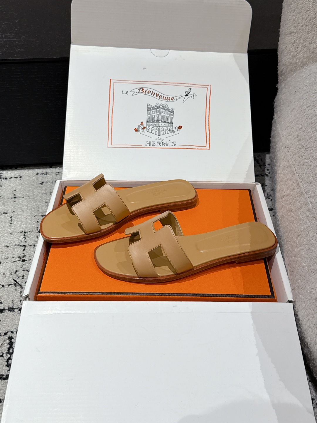 HERMES 01689 HERMES 01689