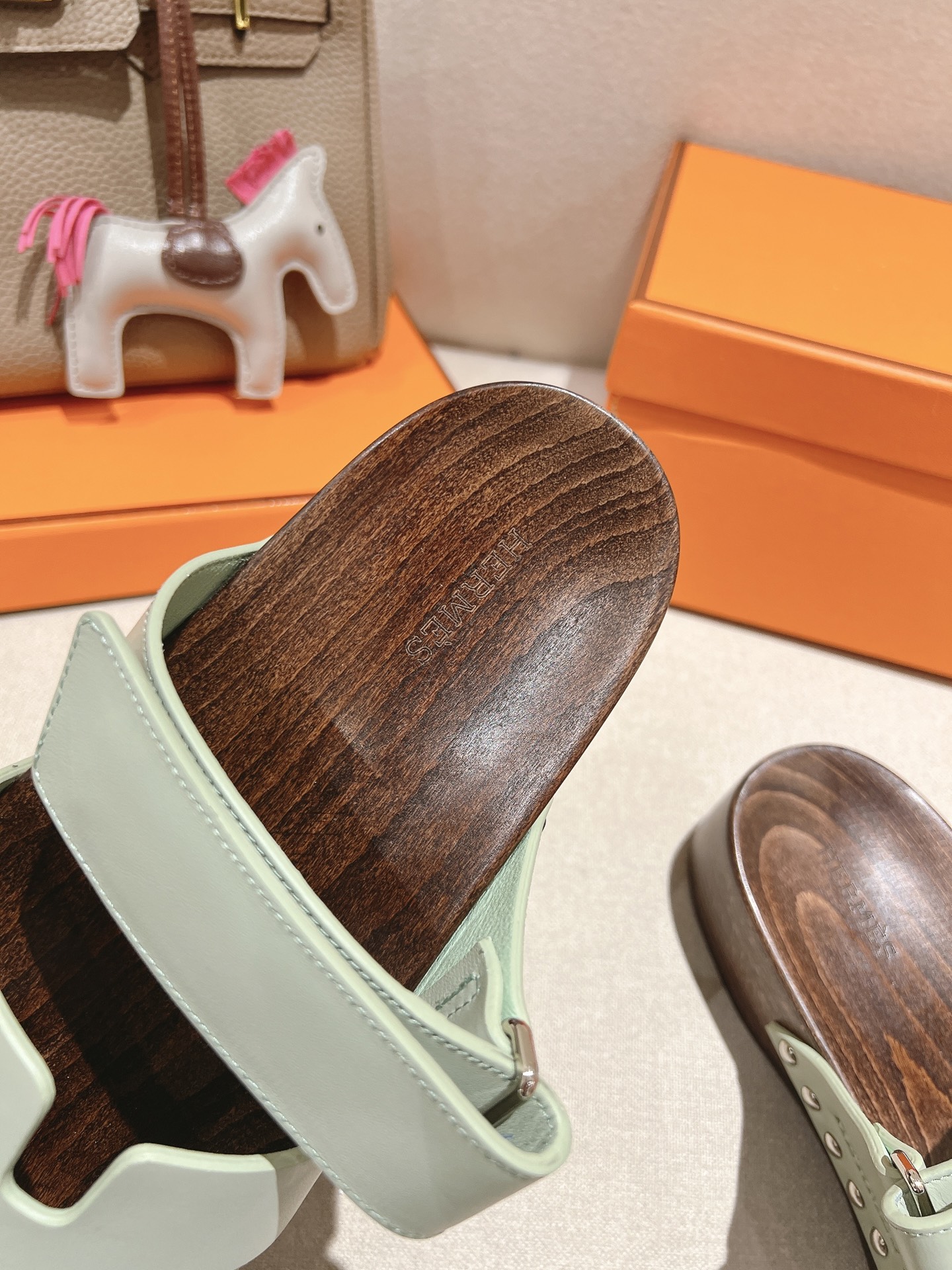 HERMES 01689 HERMES 01689