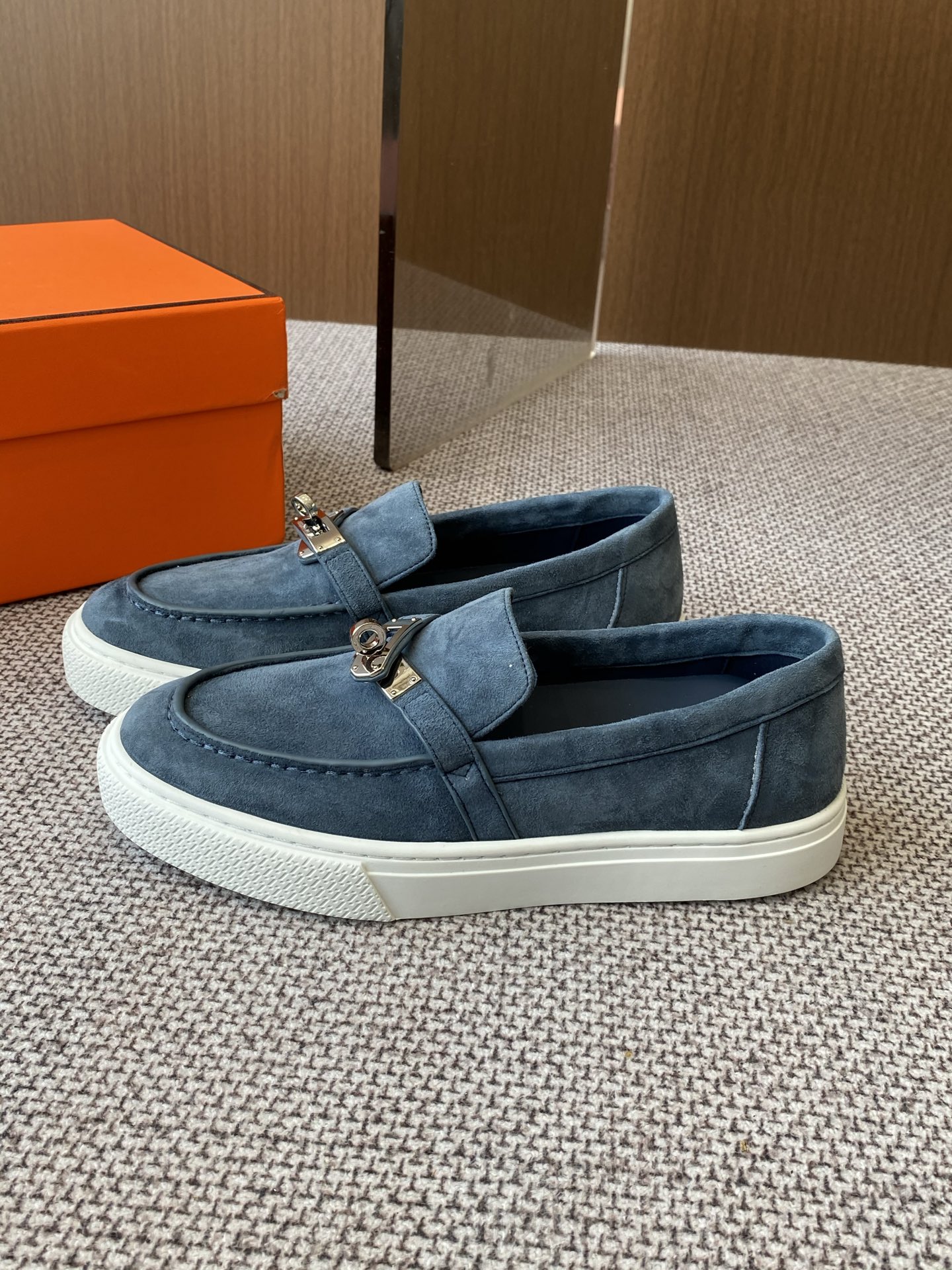 HERMES 01689 HERMES 01689