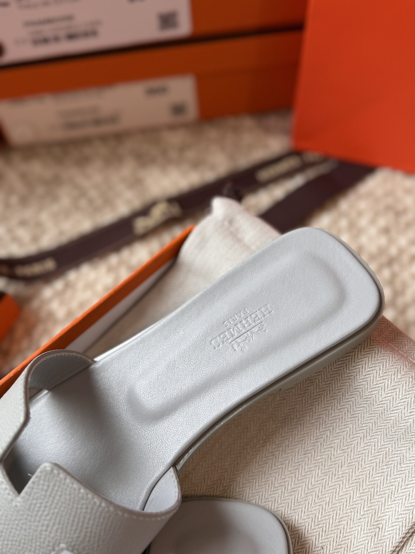 HERMES 01689 HERMES 01689
