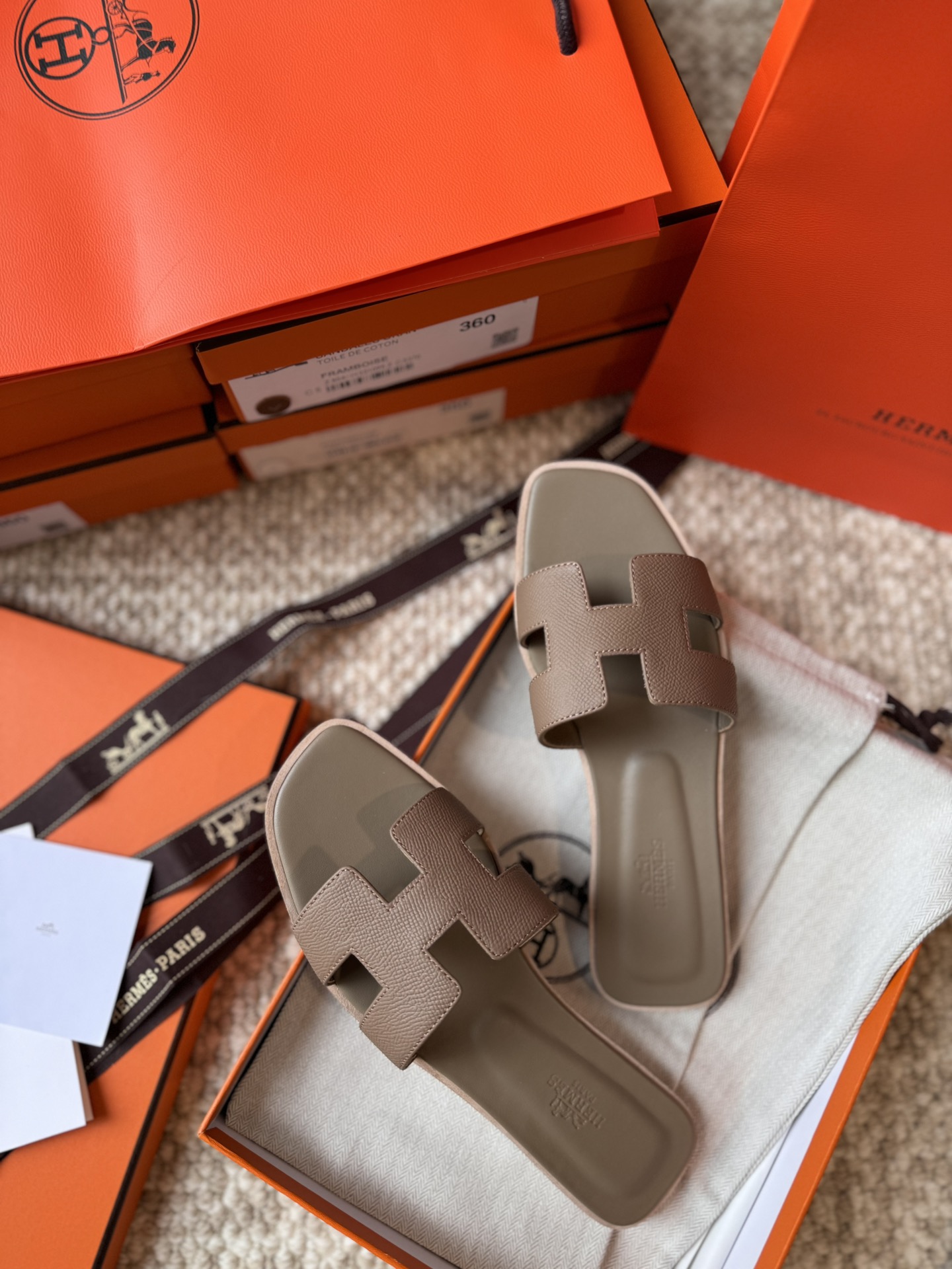 HERMES 01749