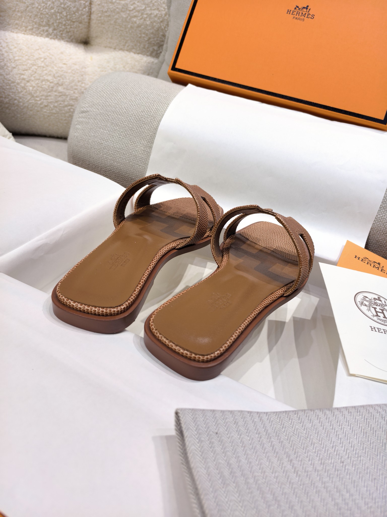 HERMES 01749