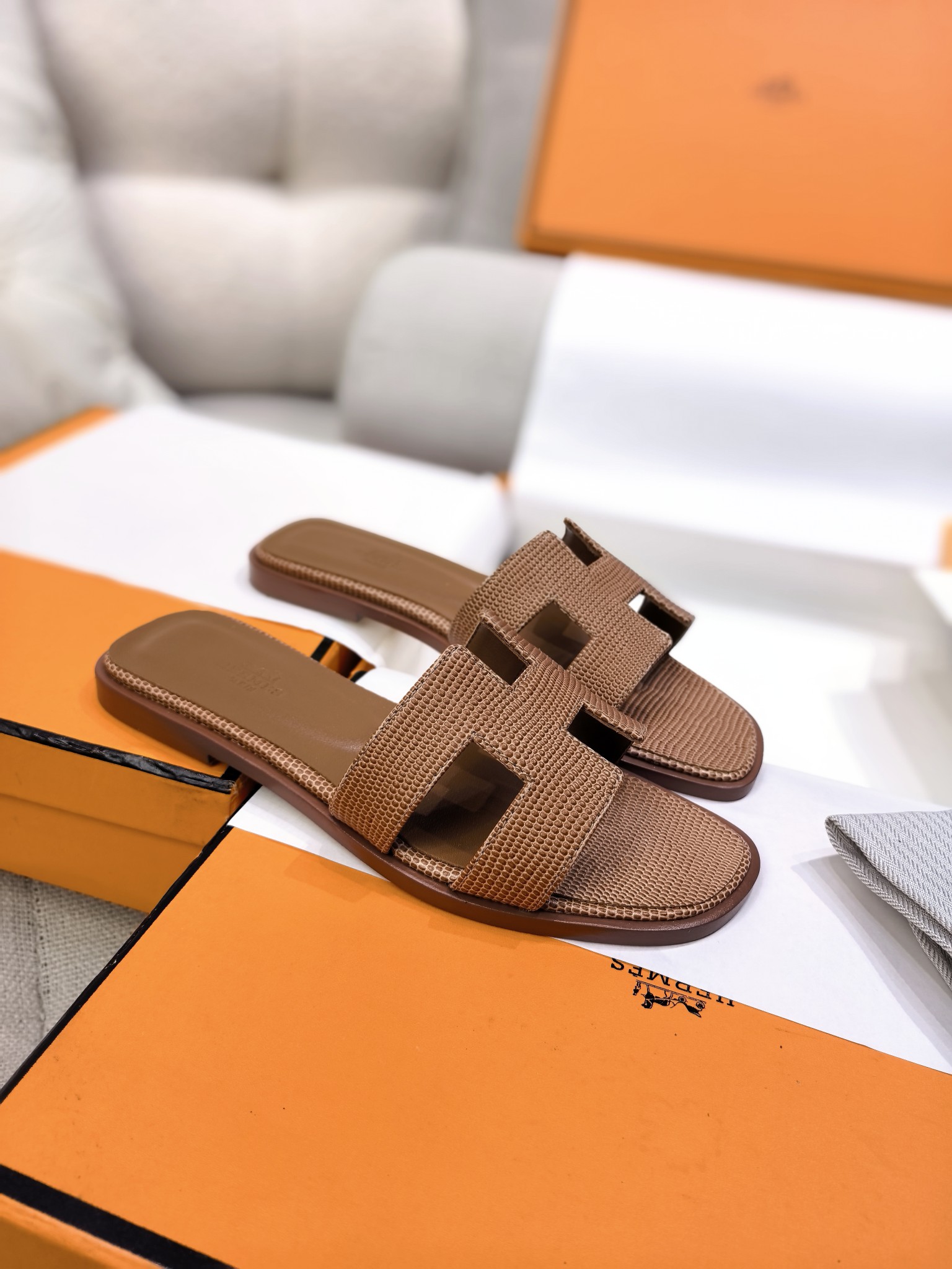 HERMES 01749