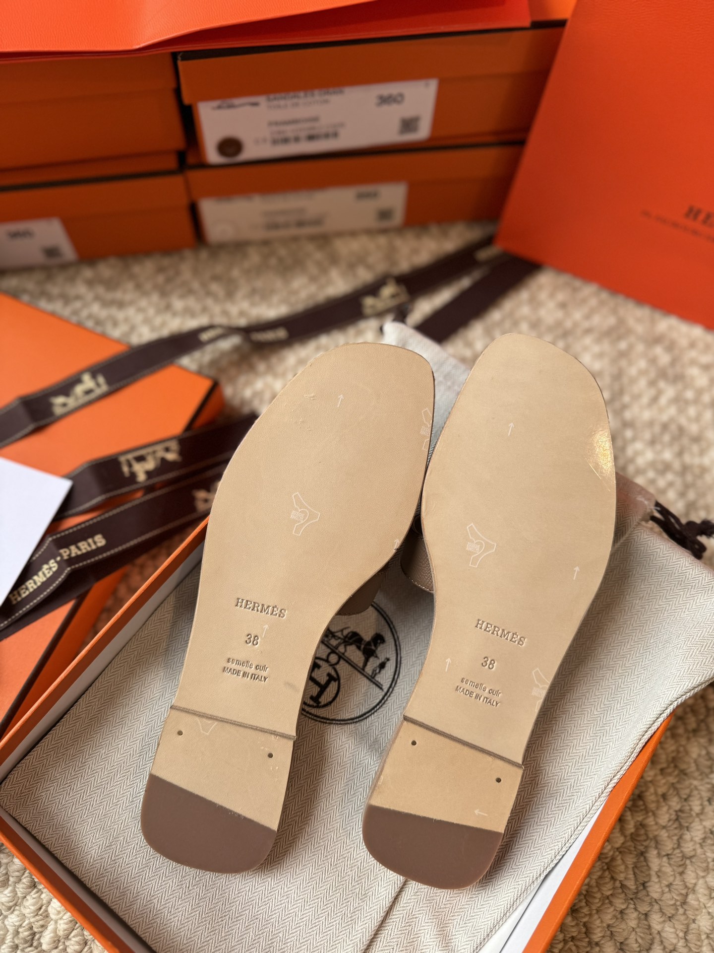 HERMES 01749